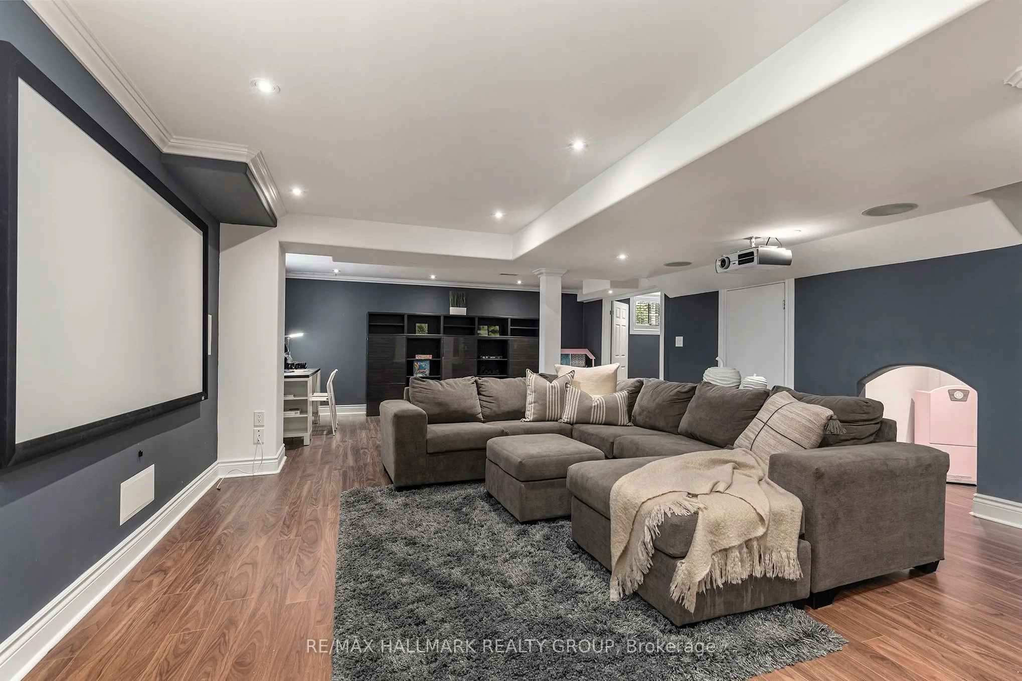 828 Dalkena Place