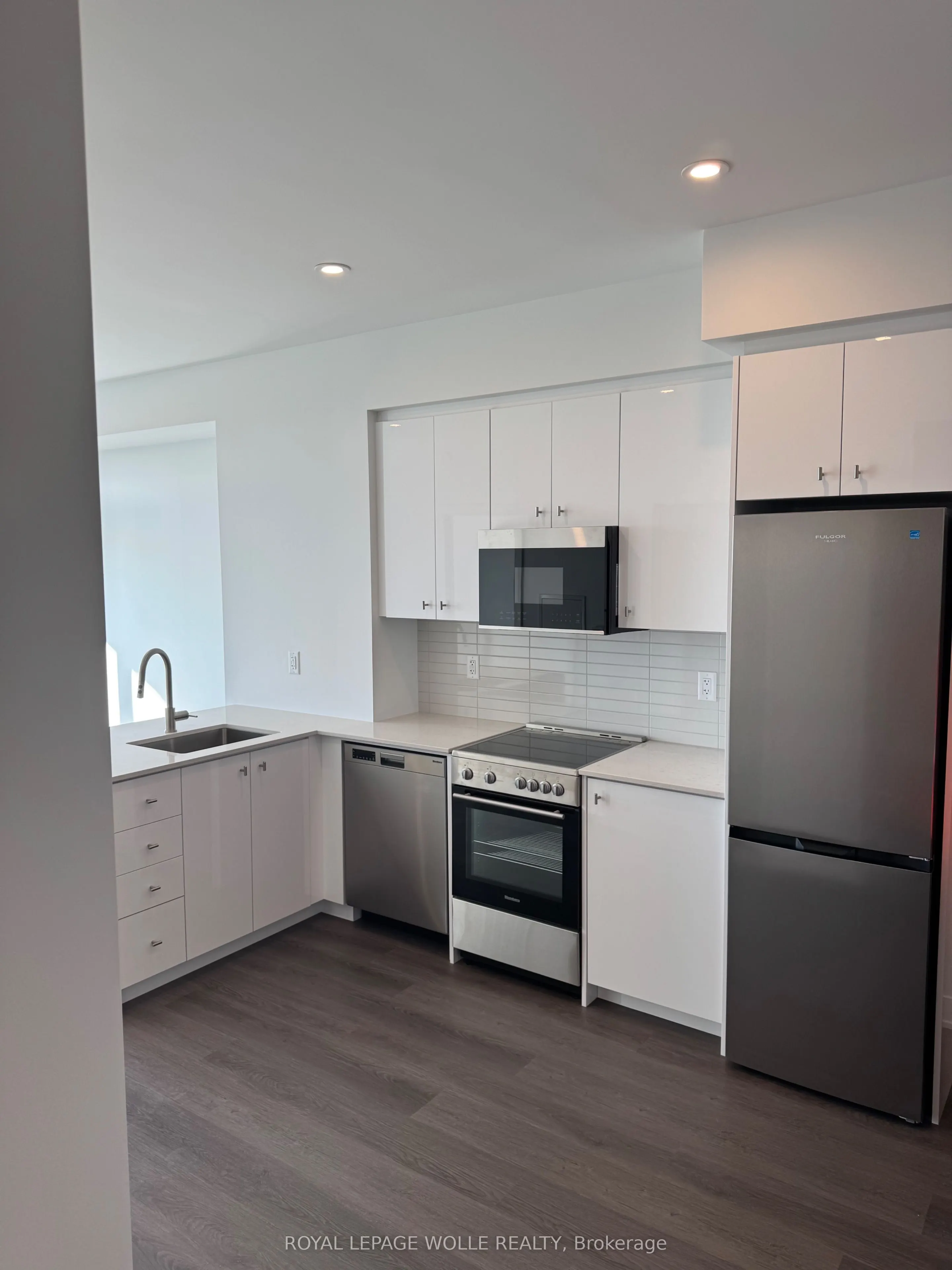 25 Wellington Street S, #2901