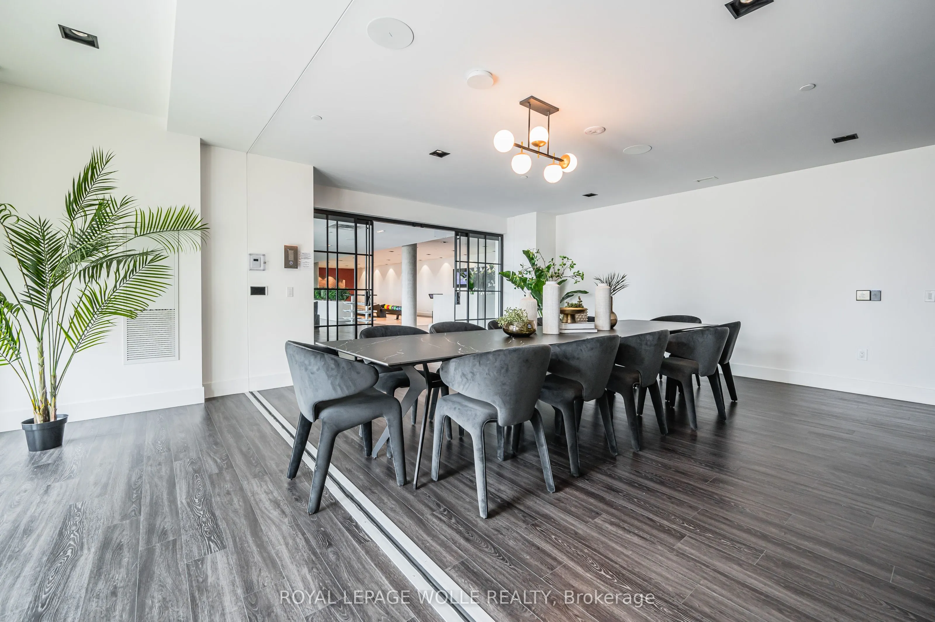 25 Wellington Street S, #2901