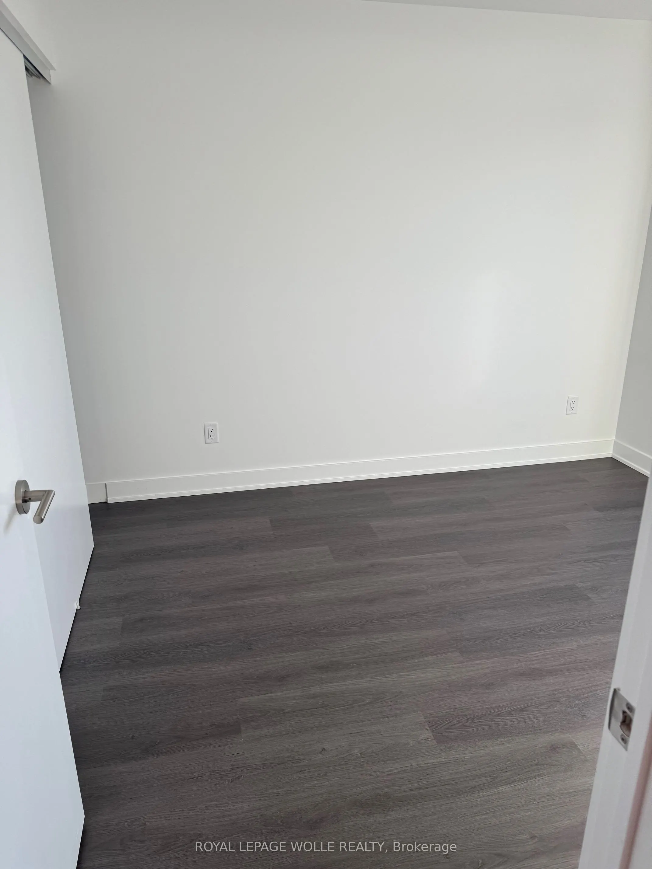 25 Wellington Street S, #2901