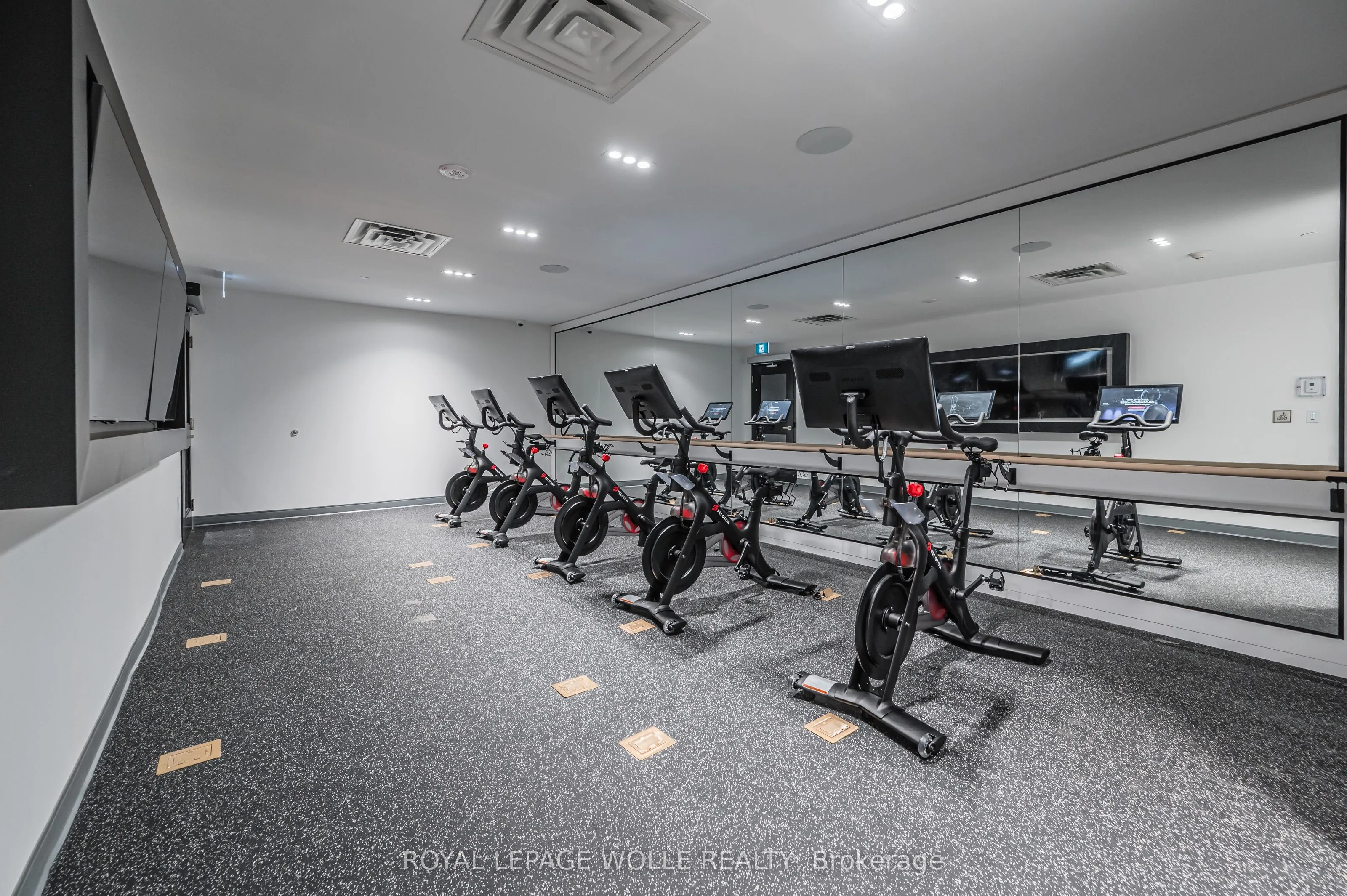 25 Wellington Street S, #2901