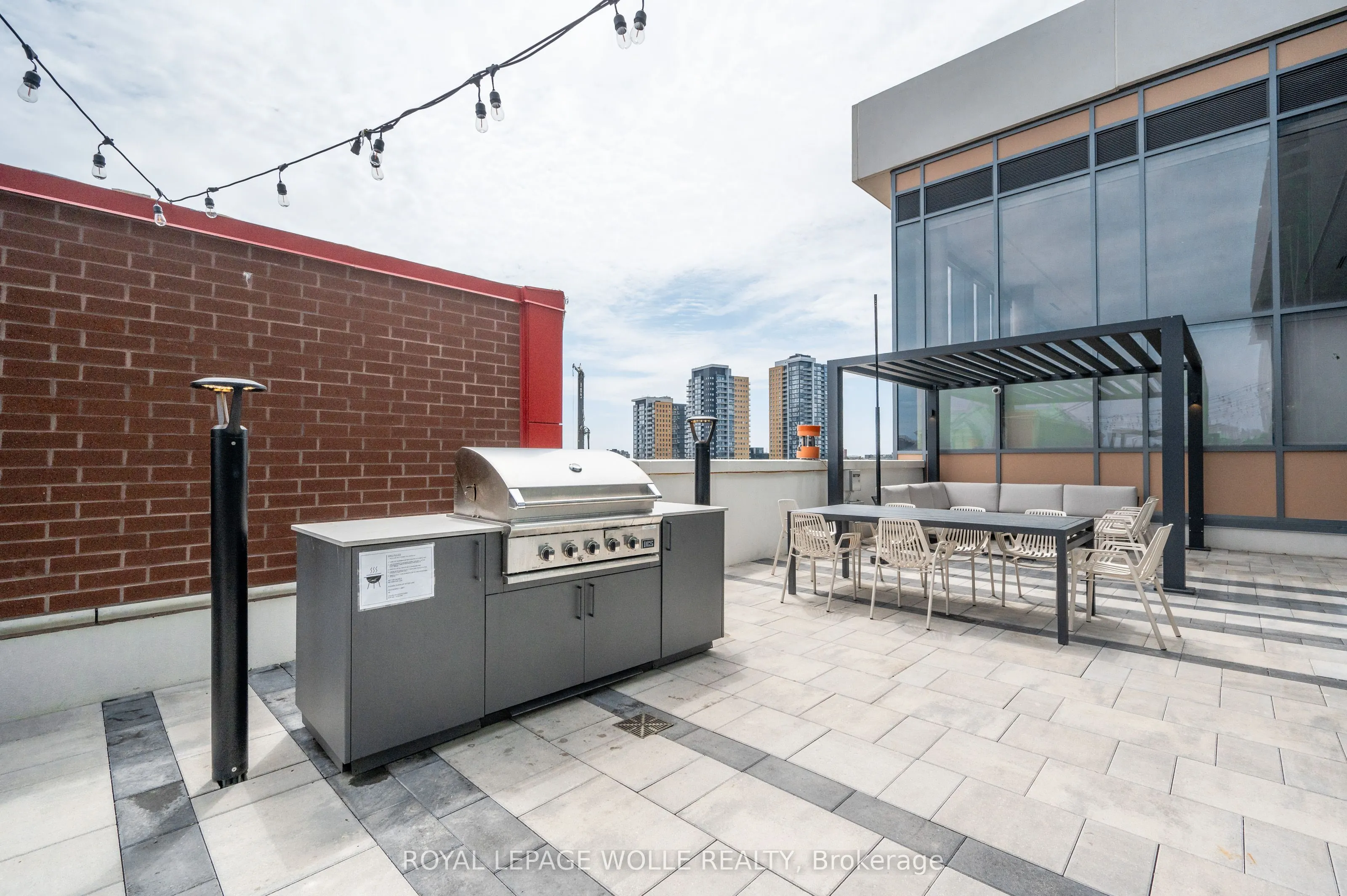25 Wellington Street S, #2901