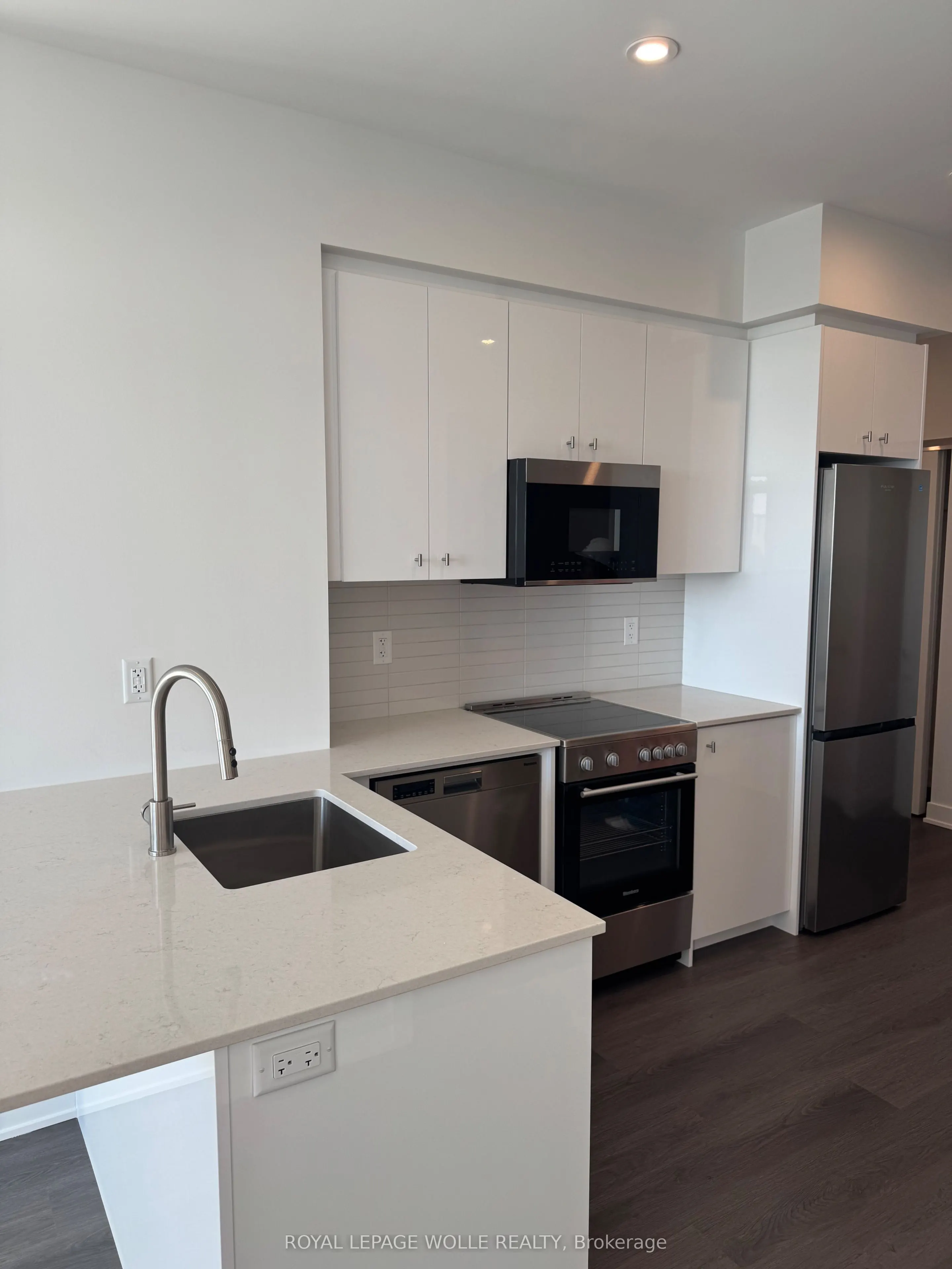 25 Wellington Street S, #2901