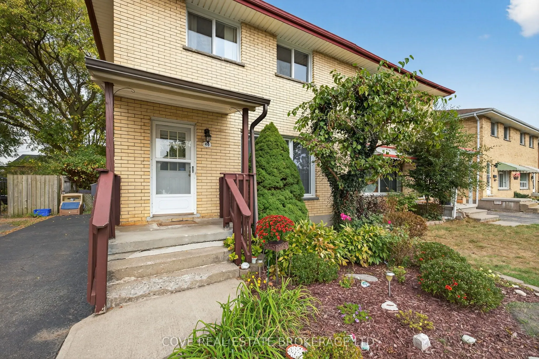 40 Hawkesbury Avenue