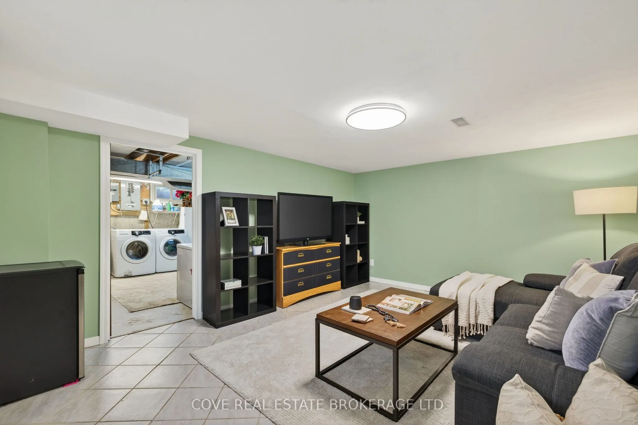 40 Hawkesbury Avenue