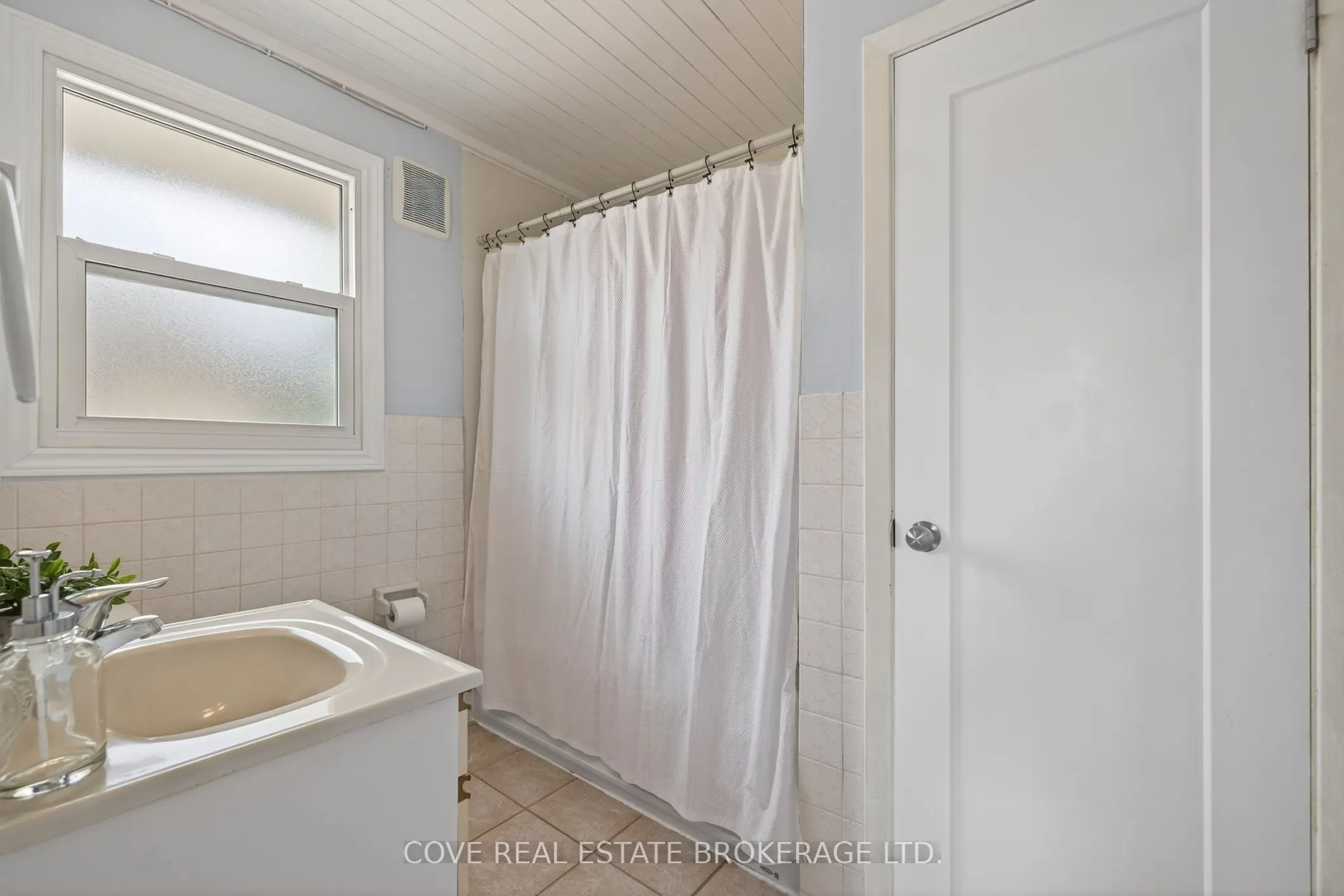 40 Hawkesbury Avenue