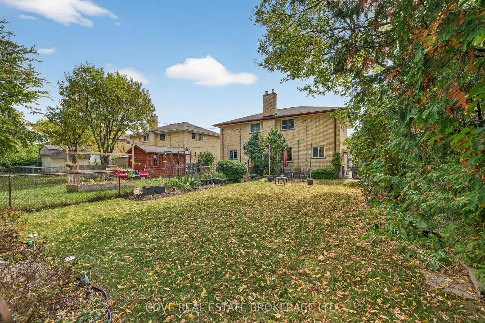 40 Hawkesbury Avenue