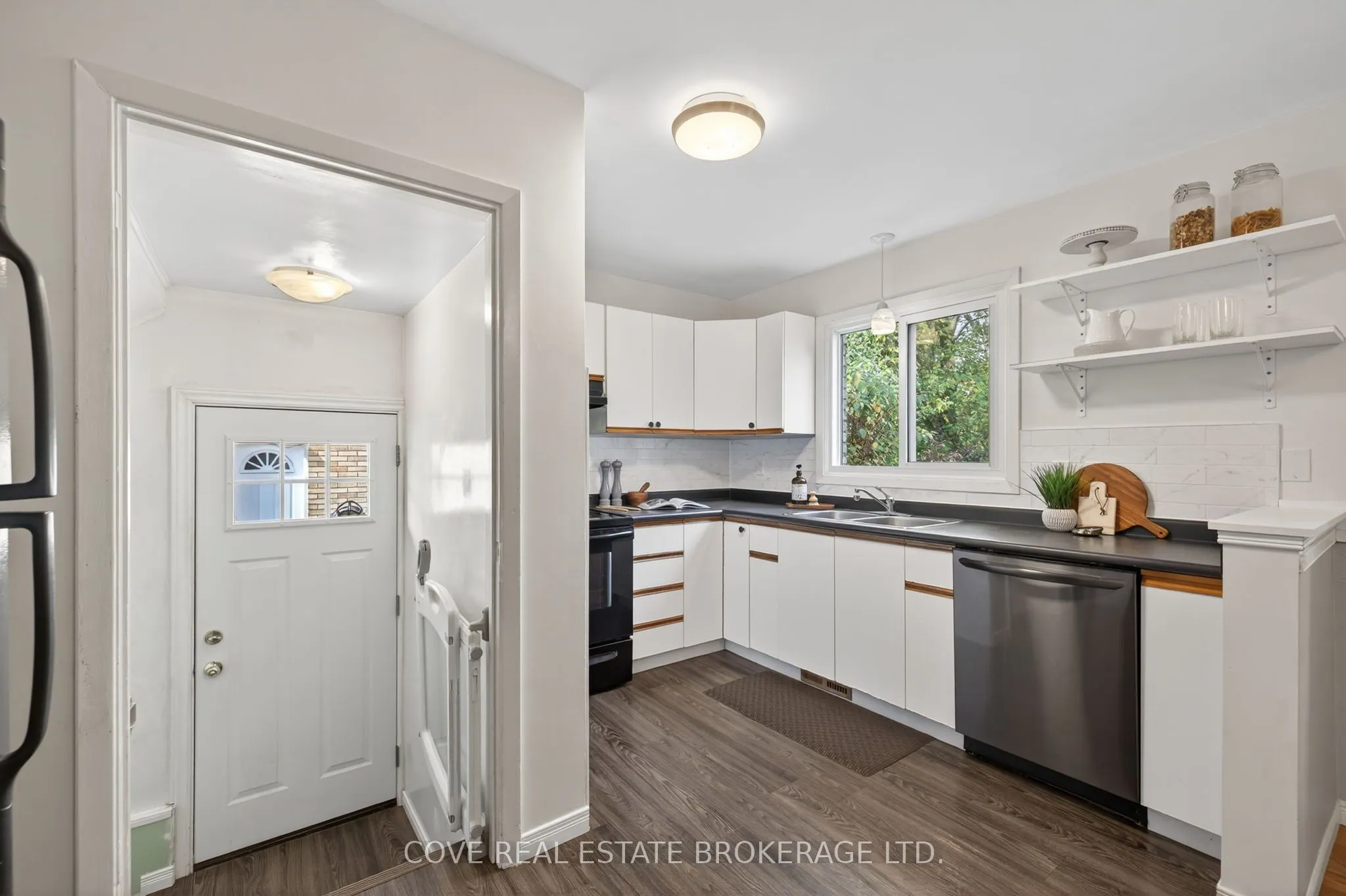40 Hawkesbury Avenue