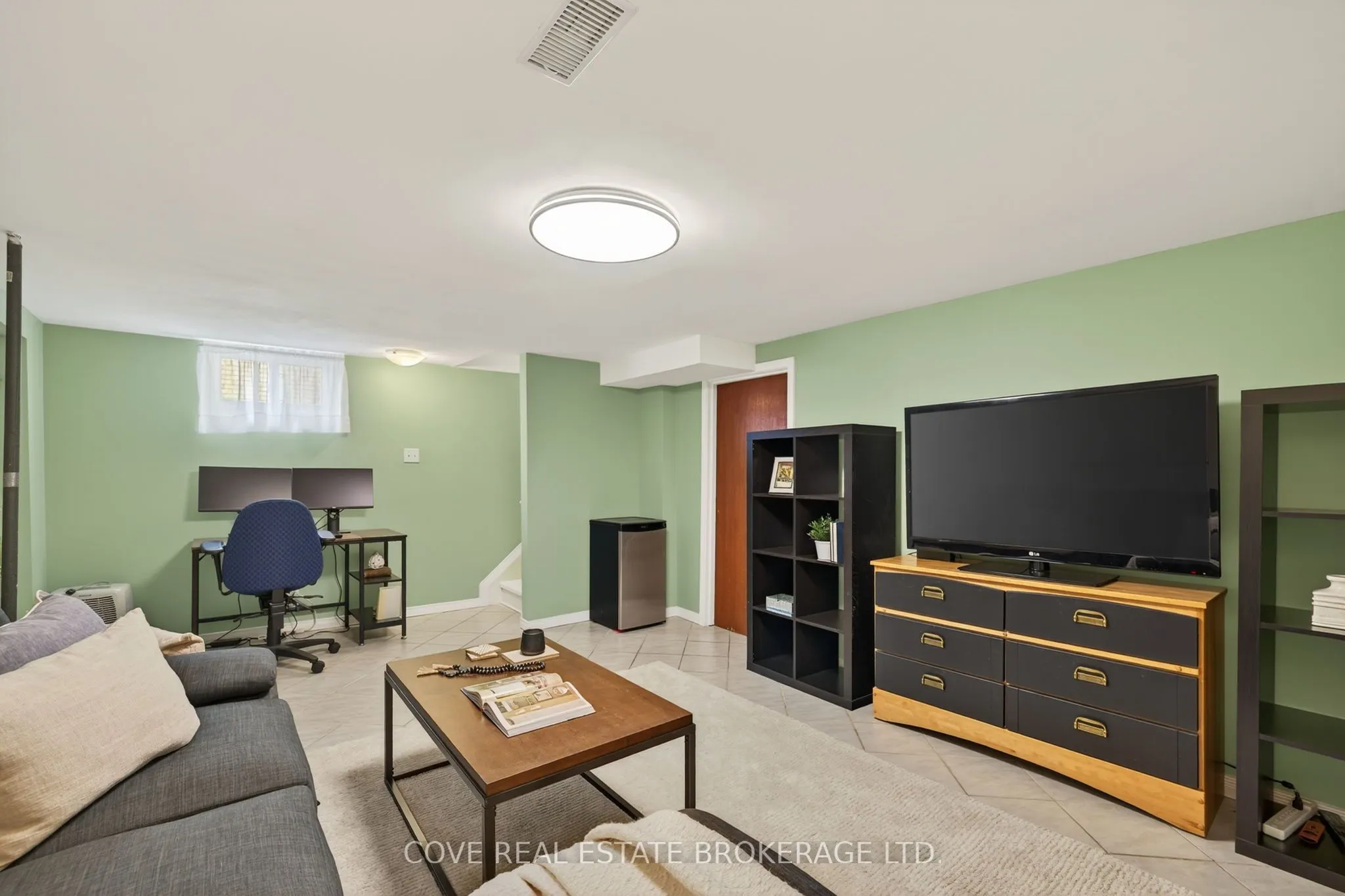 40 Hawkesbury Avenue