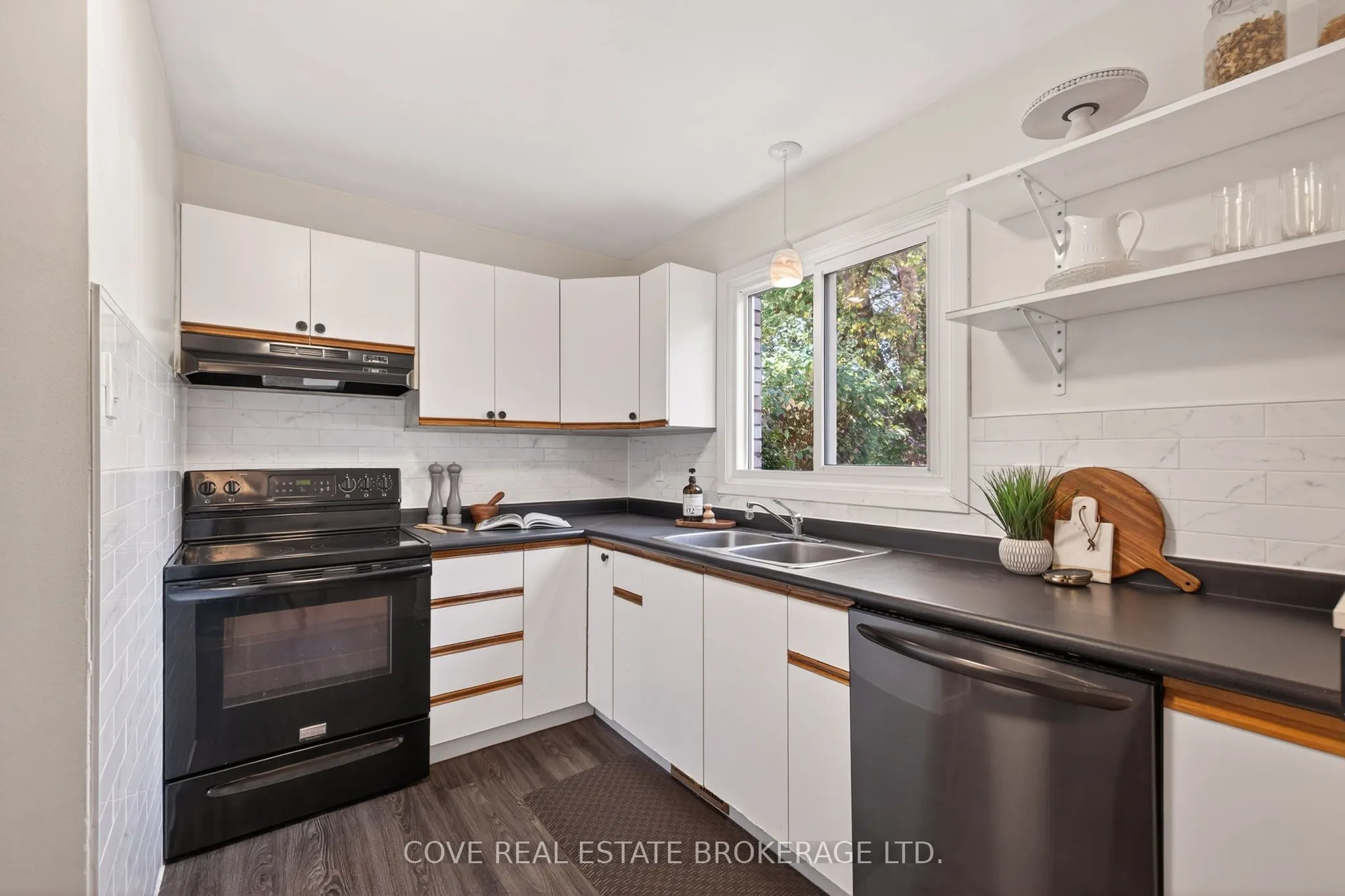 40 Hawkesbury Avenue