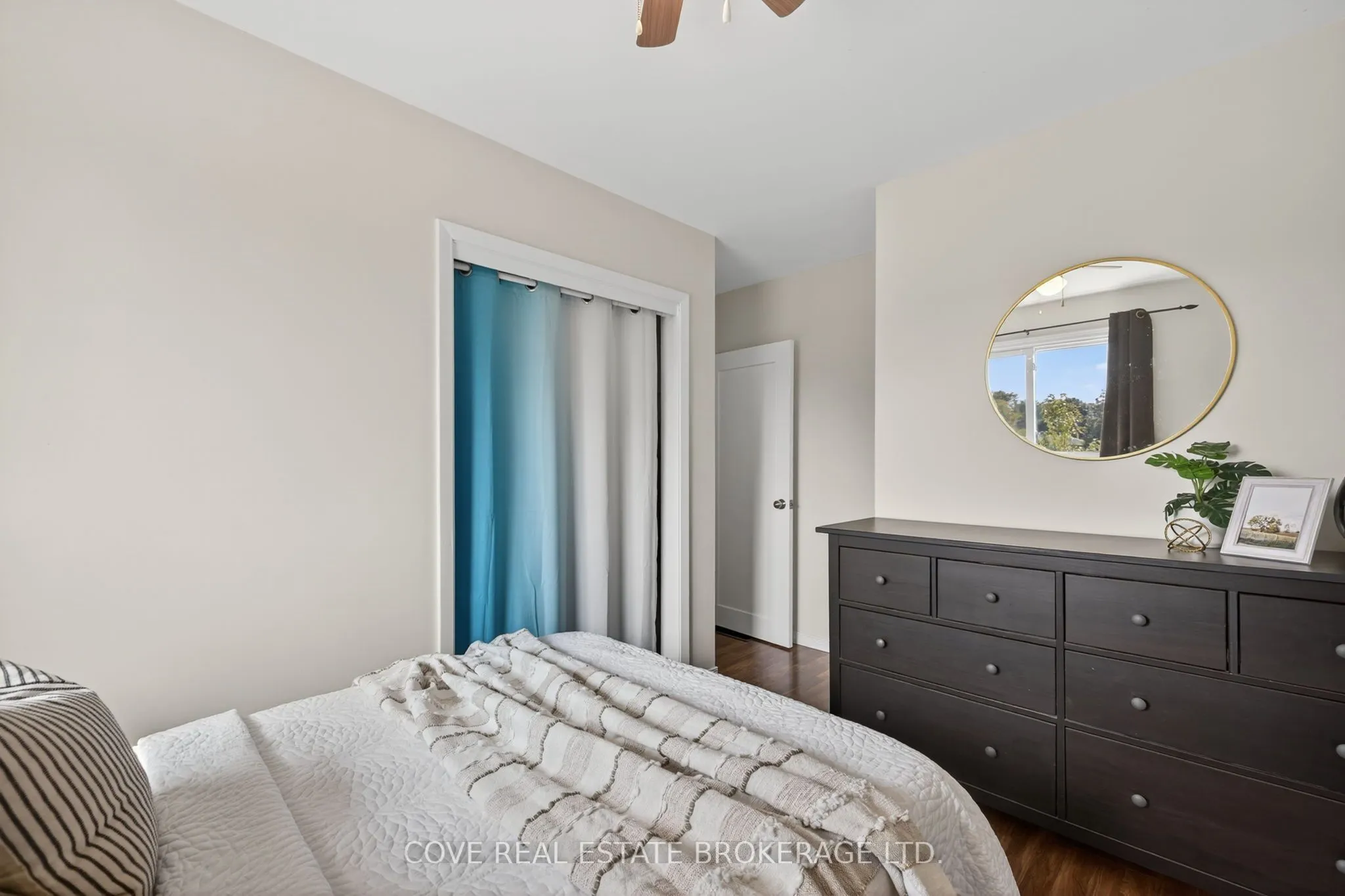 40 Hawkesbury Avenue