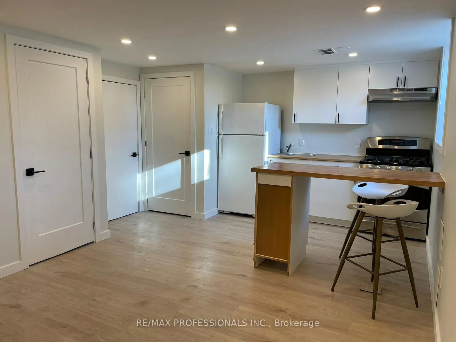 17 Seeley Avenue, #Lower Level