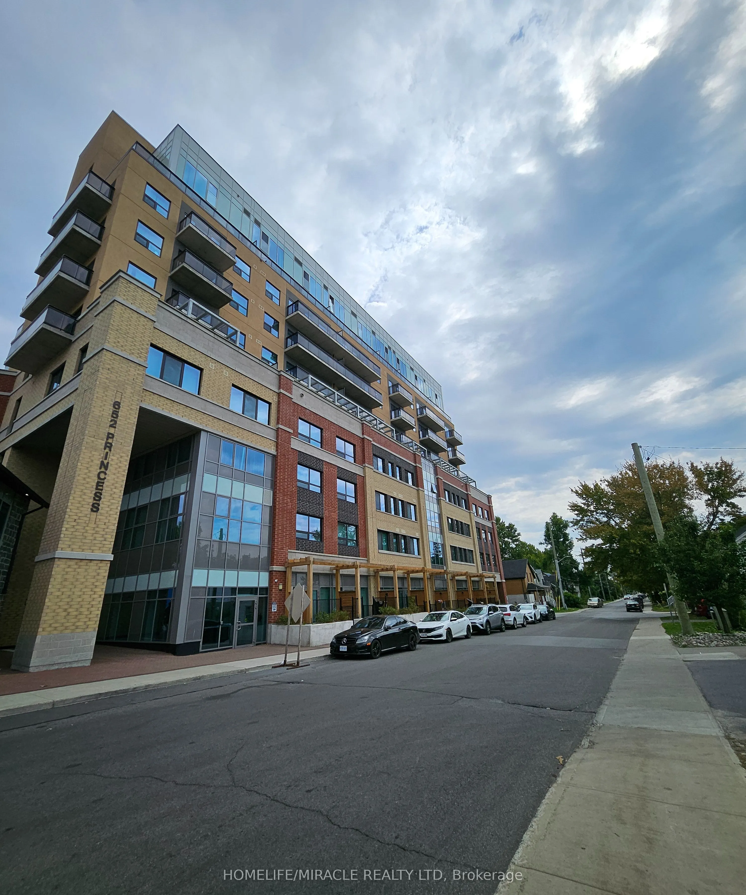 652 Princess Street, #420