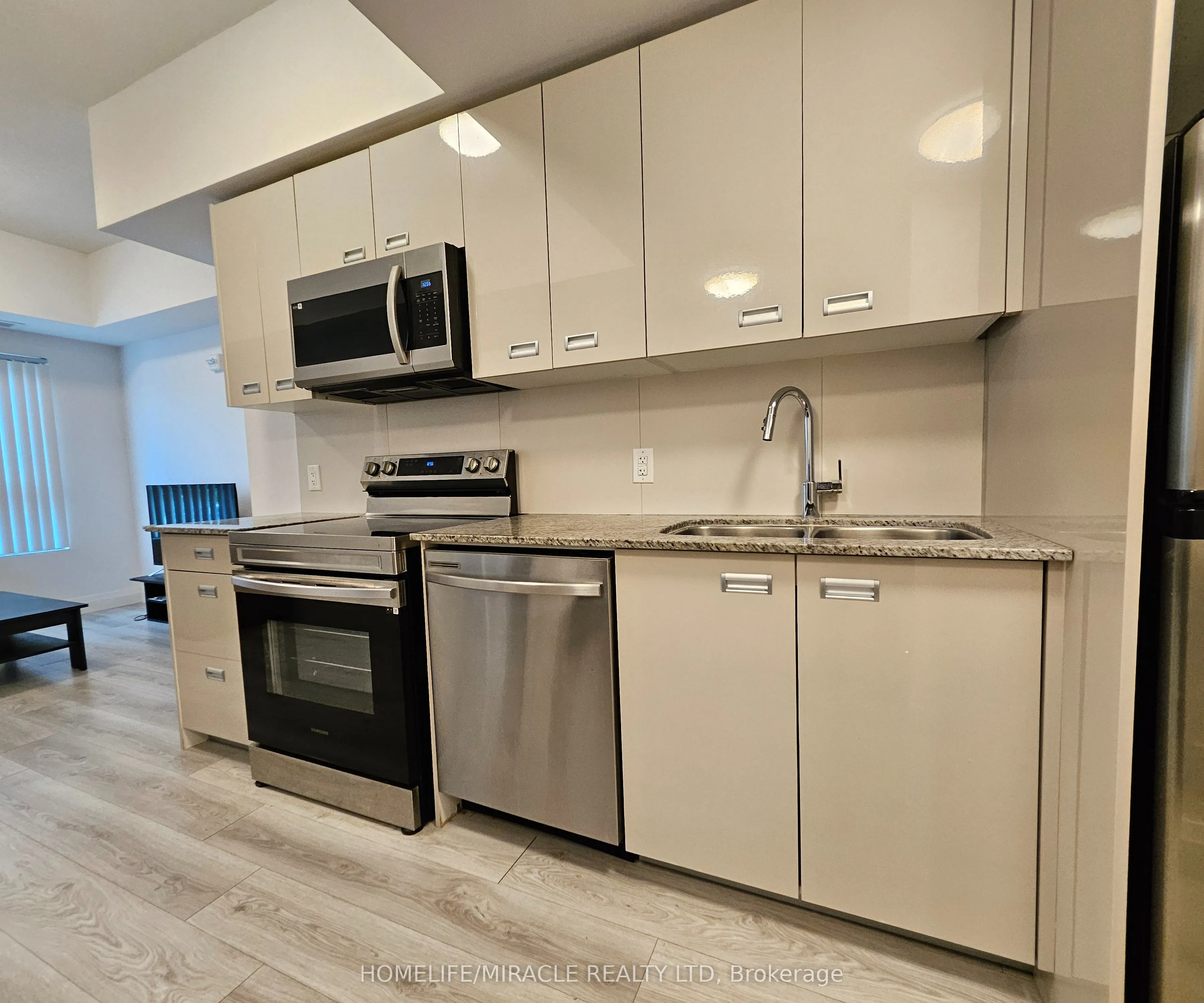 652 Princess Street, #420