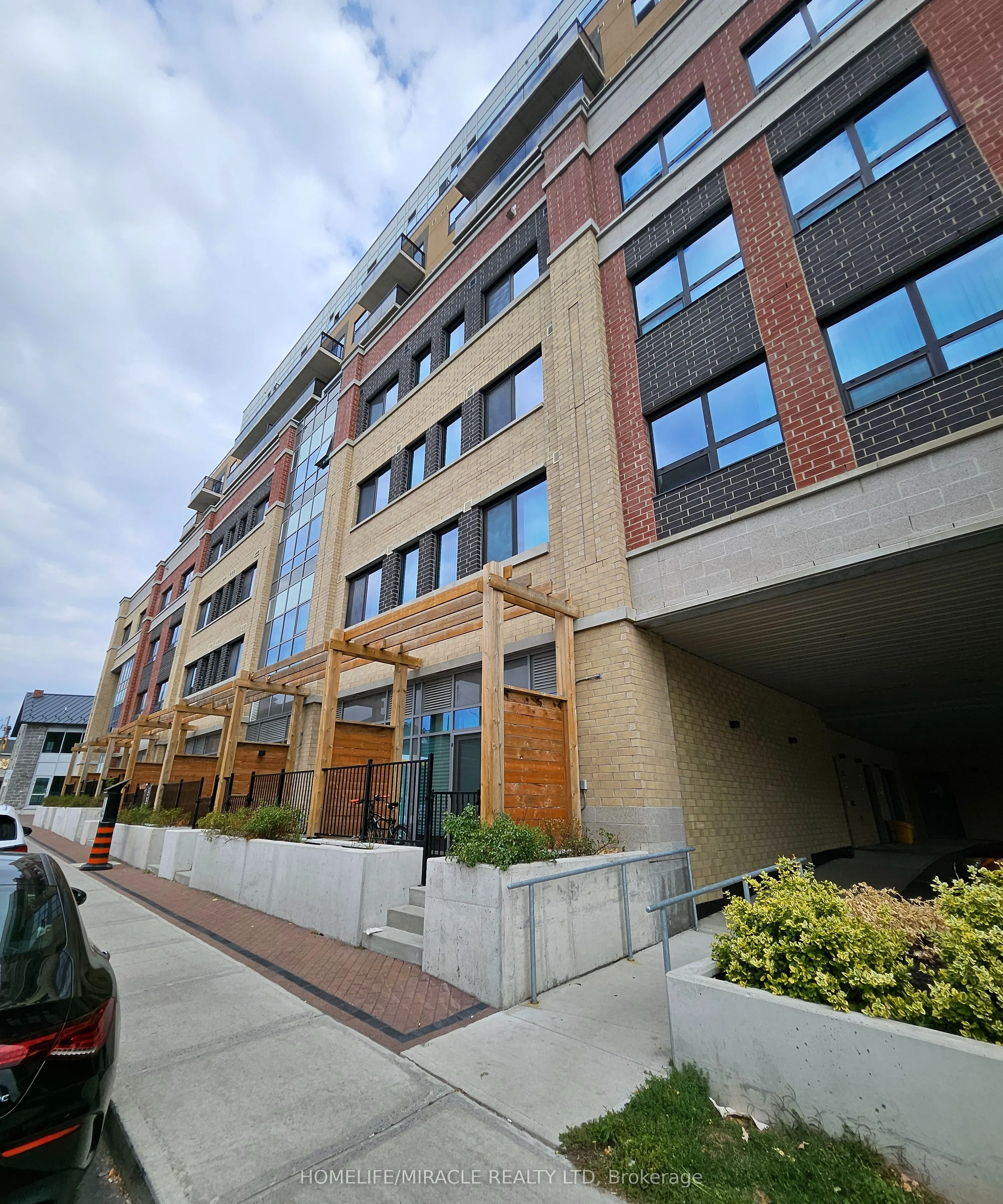 652 Princess Street, #420