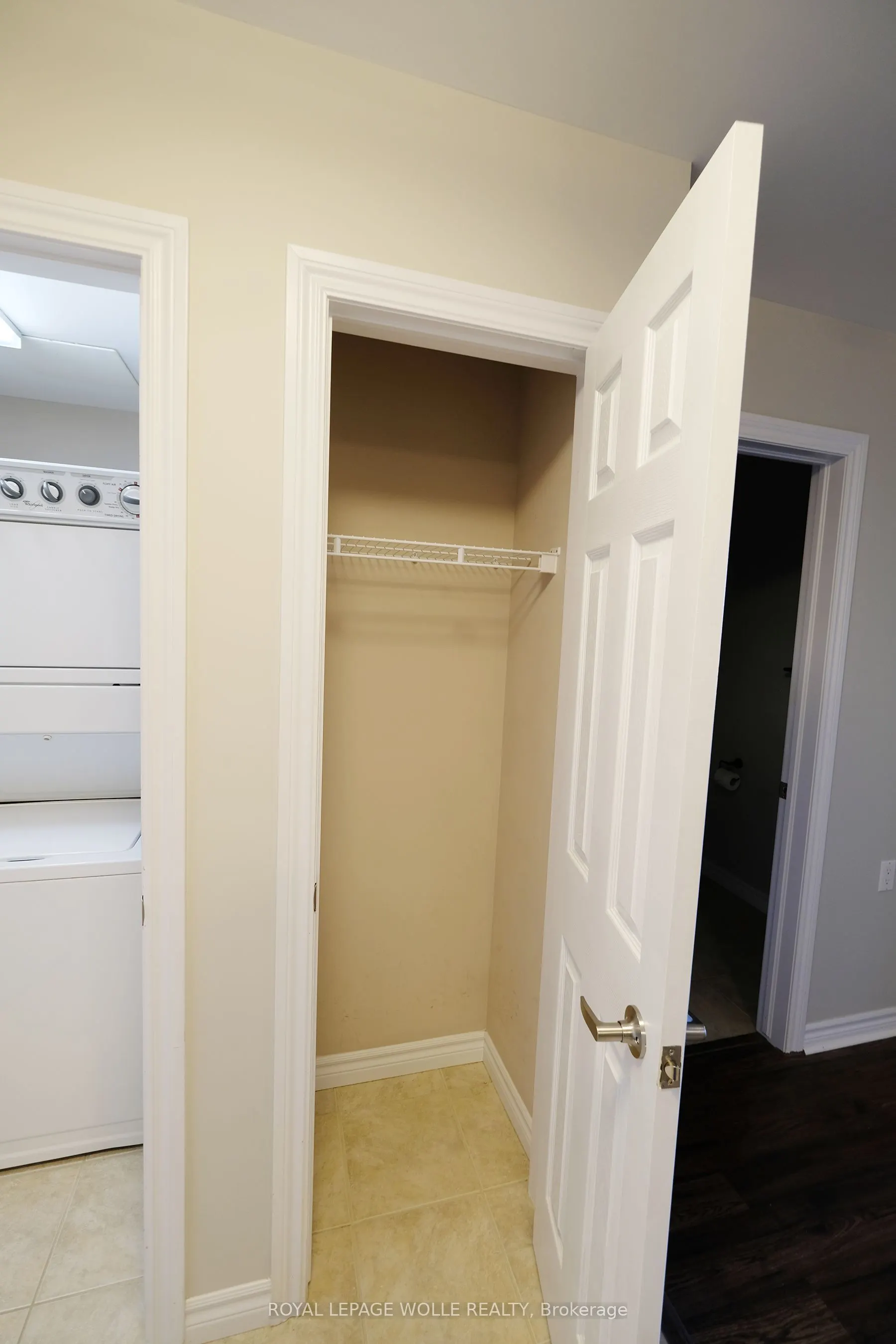 2 Colonial Drive N, #302