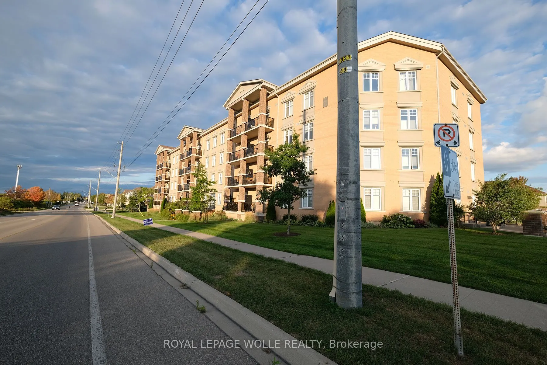 2 Colonial Drive N, #302