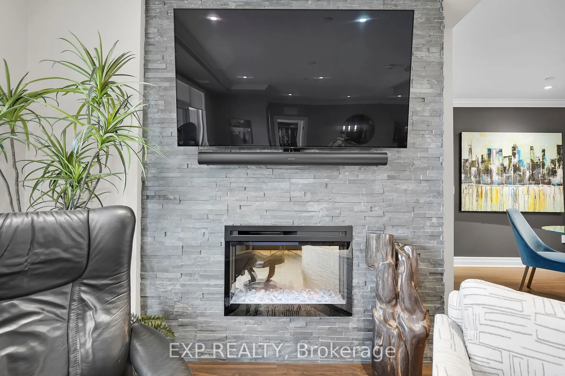 260 VILLAGEWALK Boulevard, #709