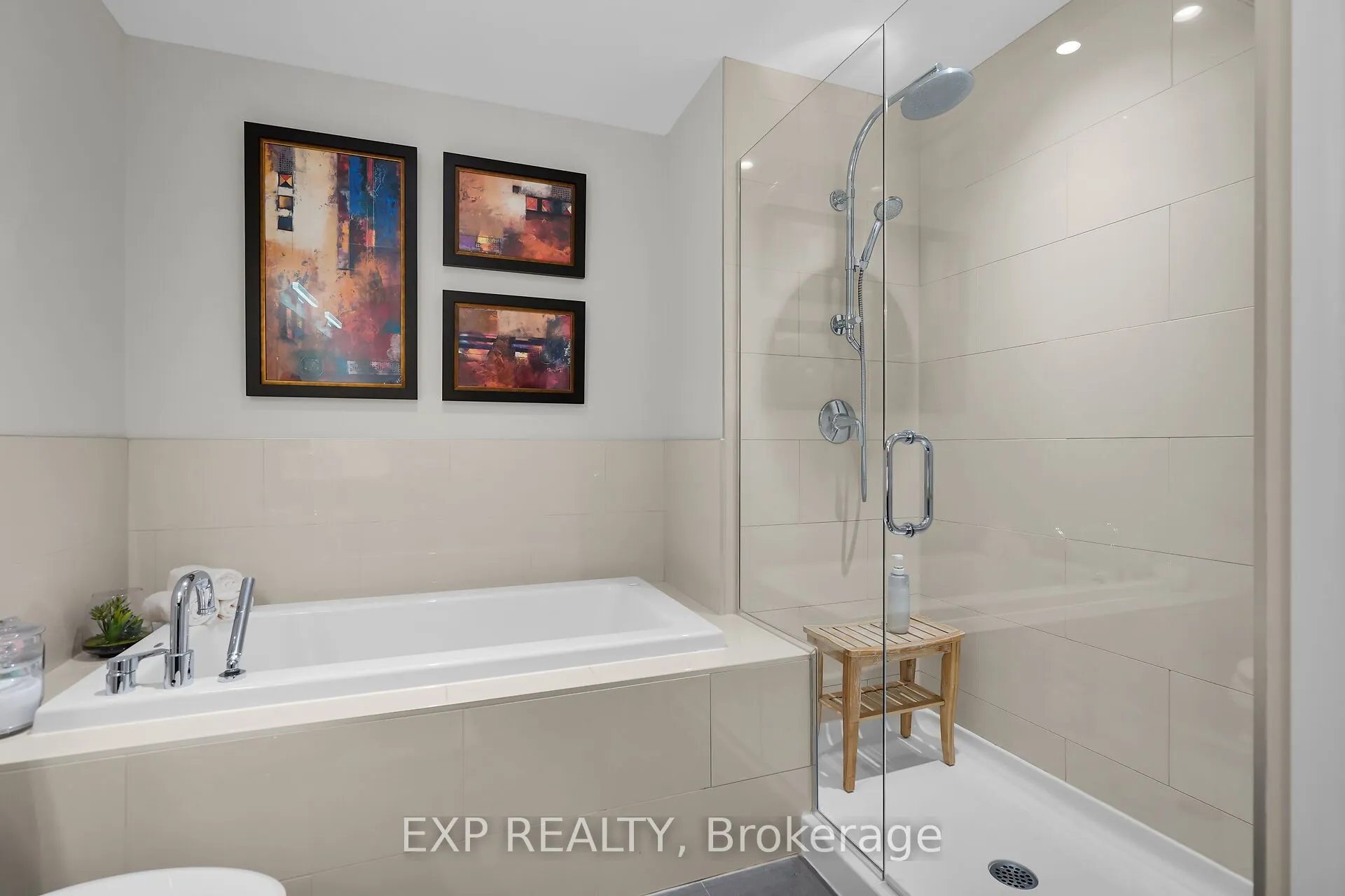 260 VILLAGEWALK Boulevard, #709