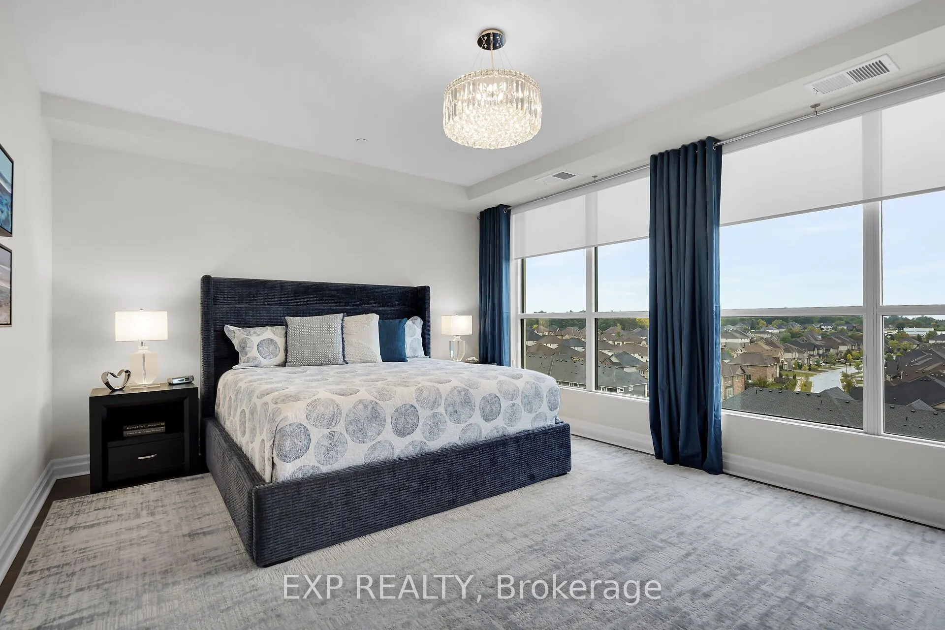 260 VILLAGEWALK Boulevard, #709