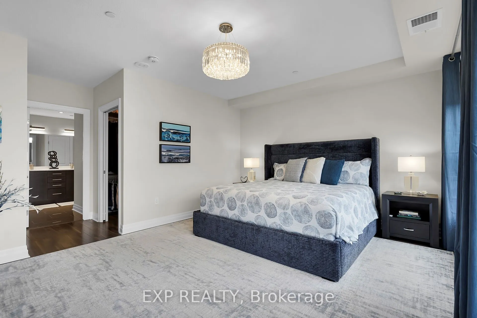 260 VILLAGEWALK Boulevard, #709