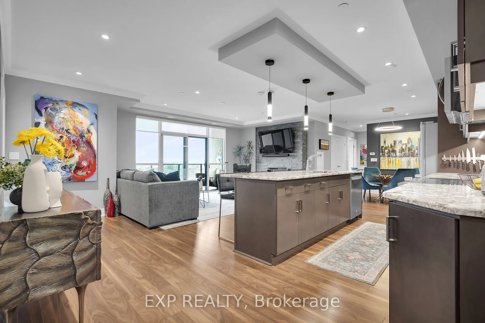 260 VILLAGEWALK Boulevard, #709
