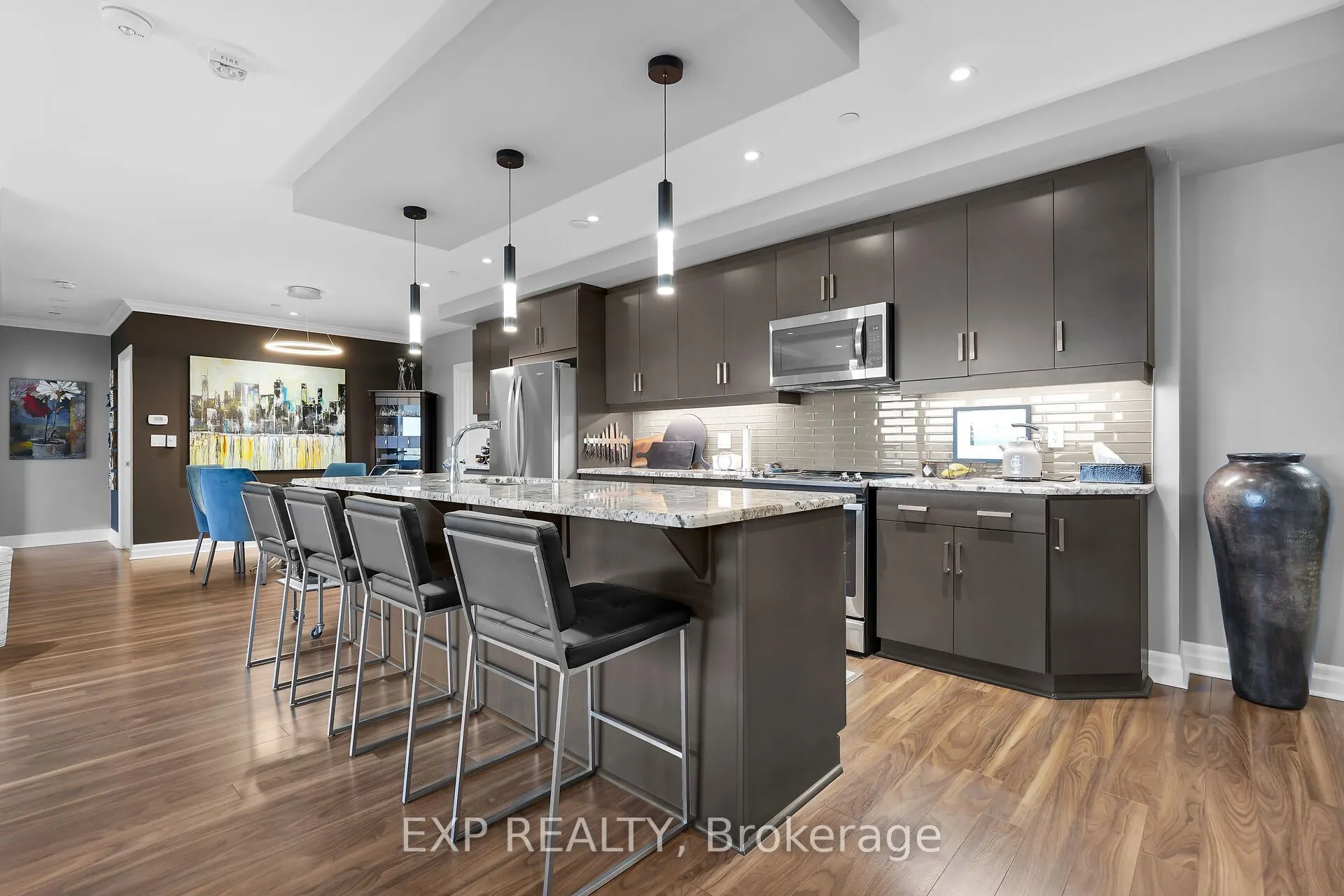 260 VILLAGEWALK Boulevard, #709