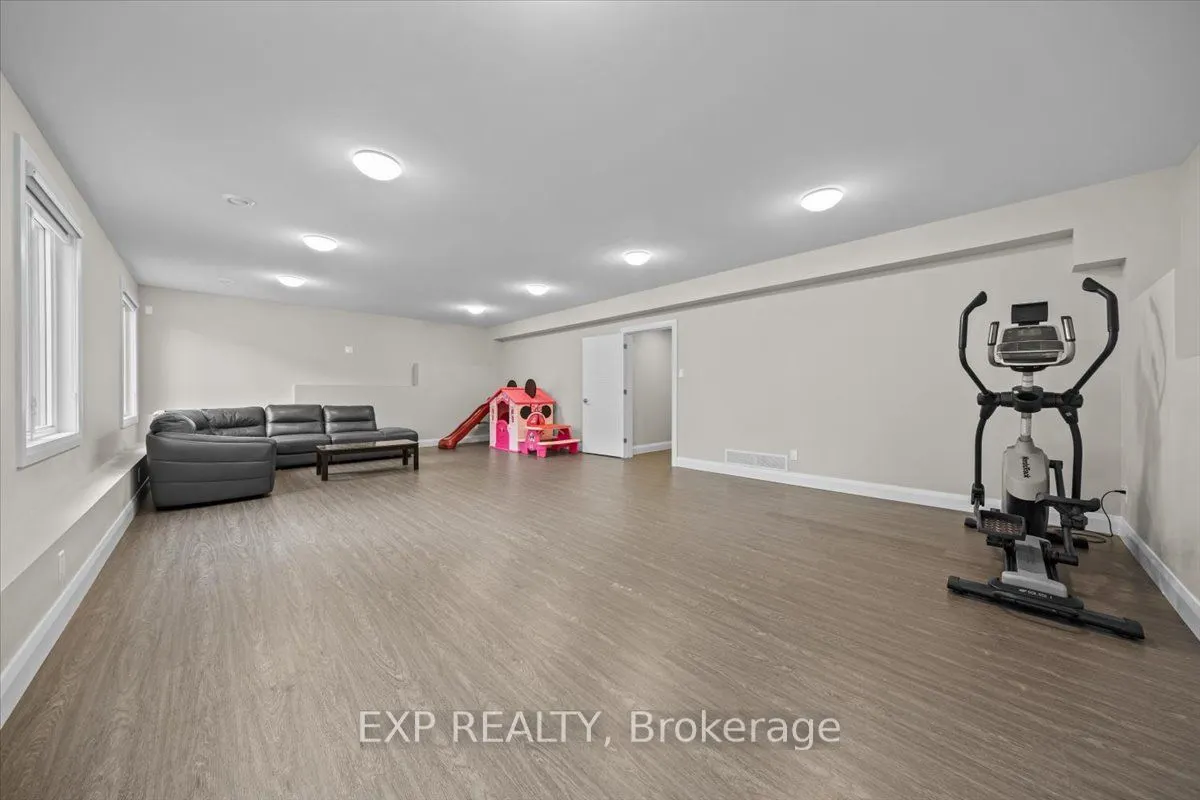 348 Abbeydale Circle
