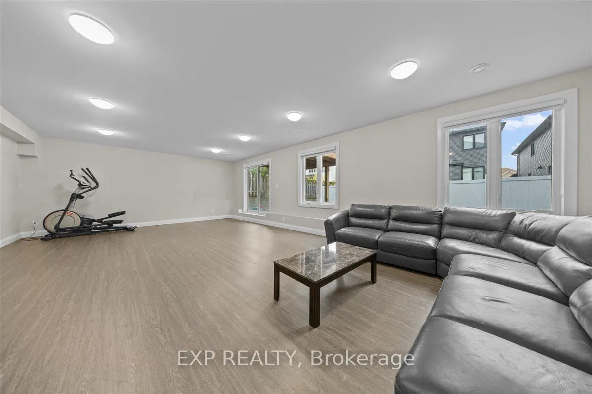 348 Abbeydale Circle