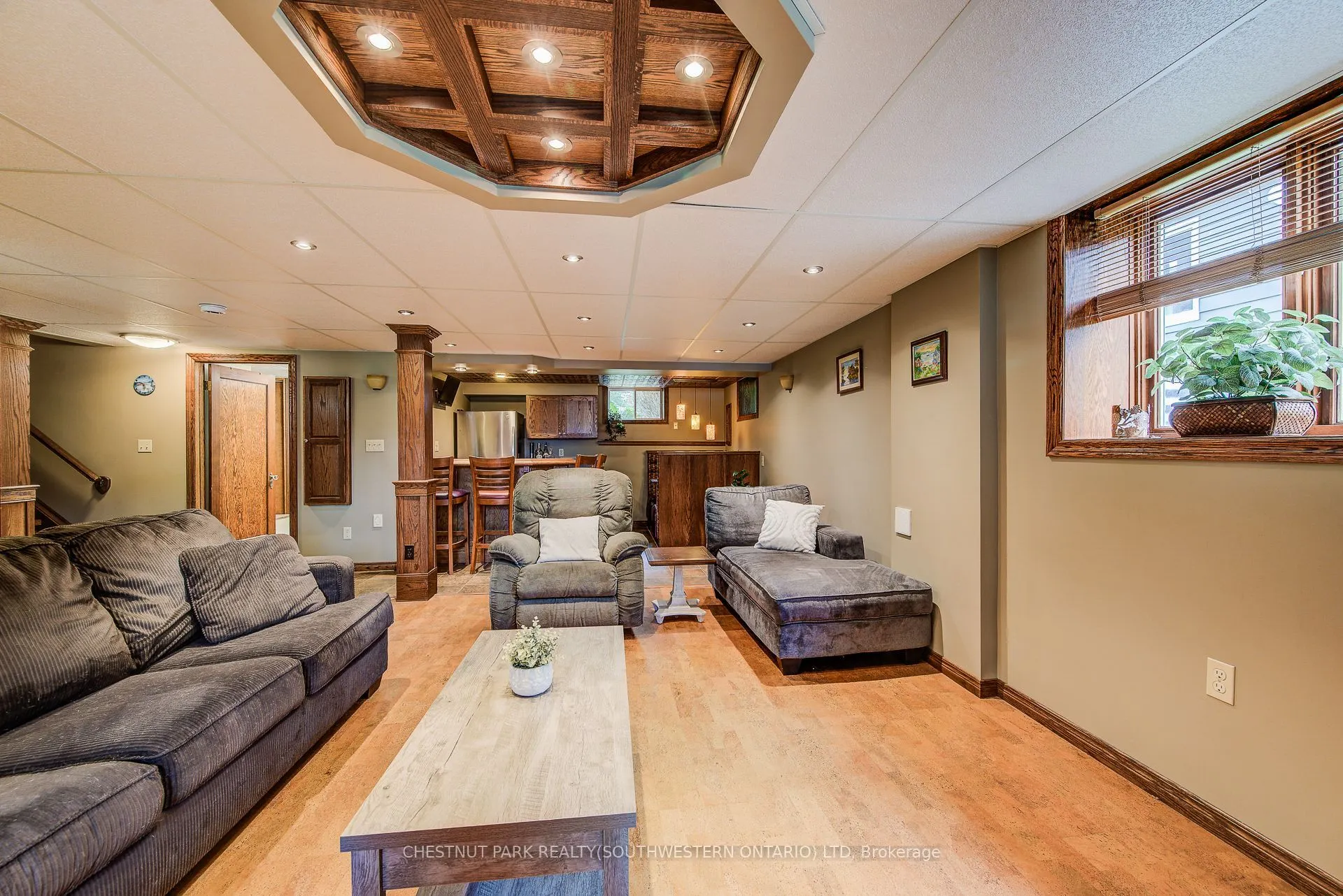 1105 Queen's Bush Road