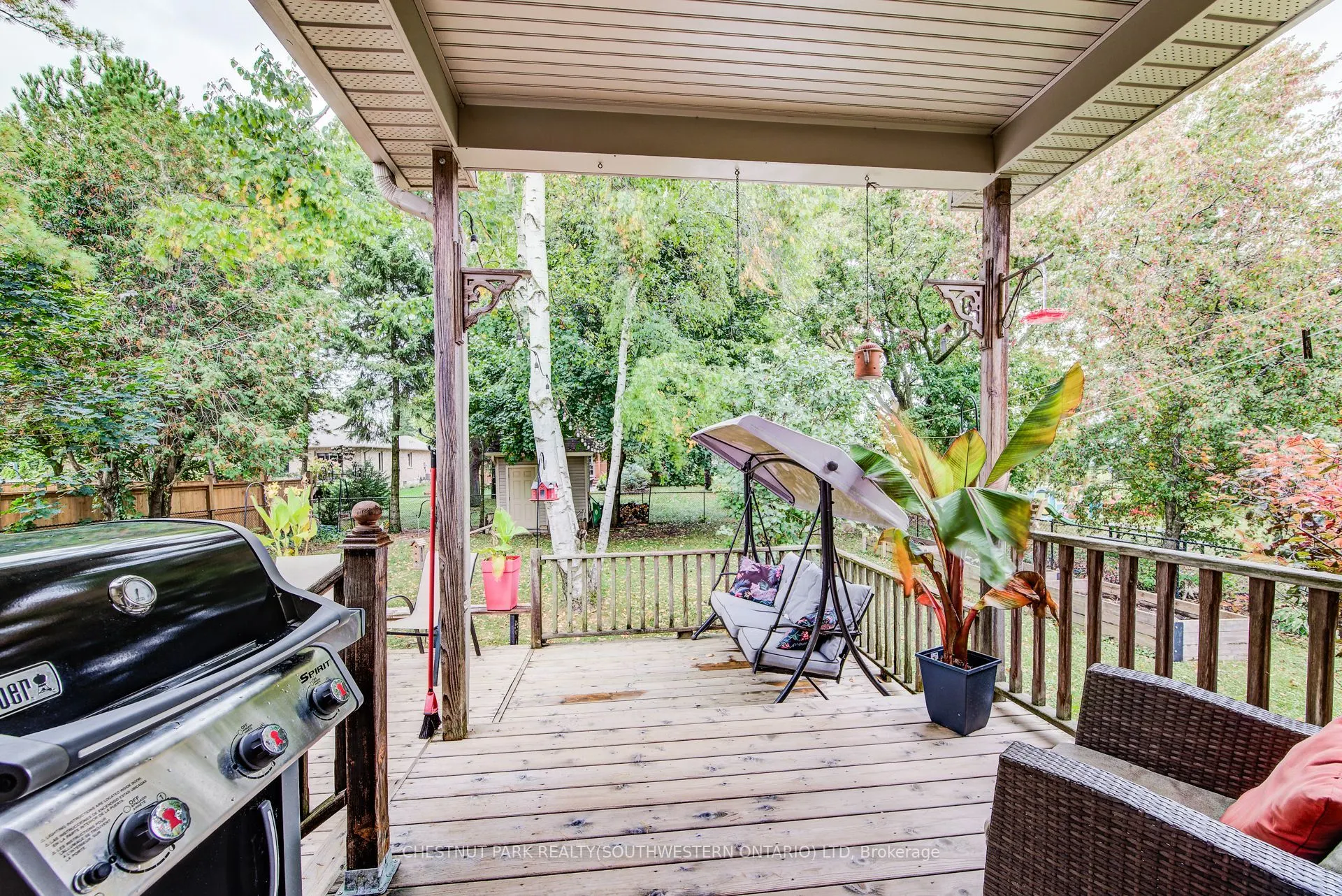1105 Queen's Bush Road