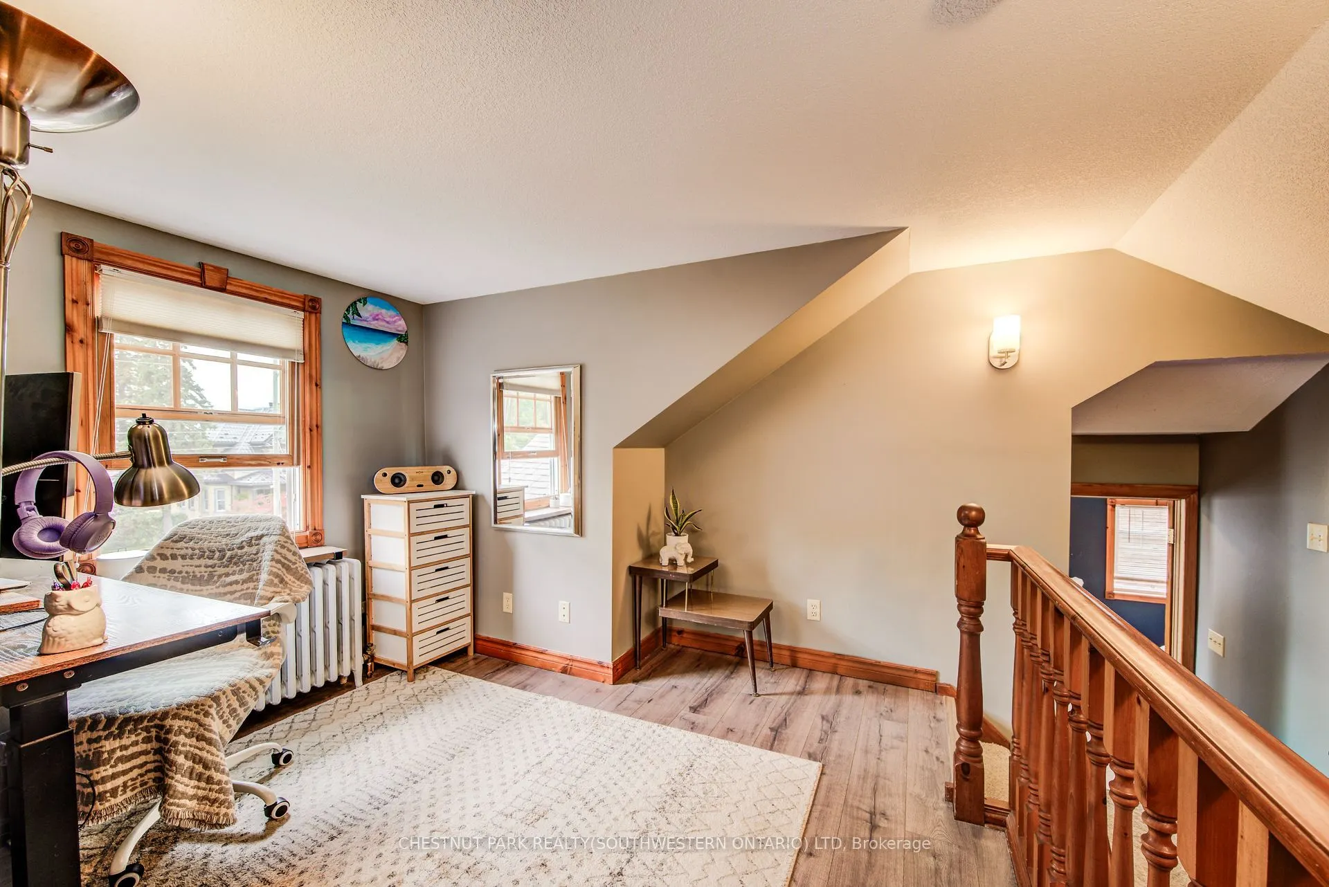 1105 Queen's Bush Road