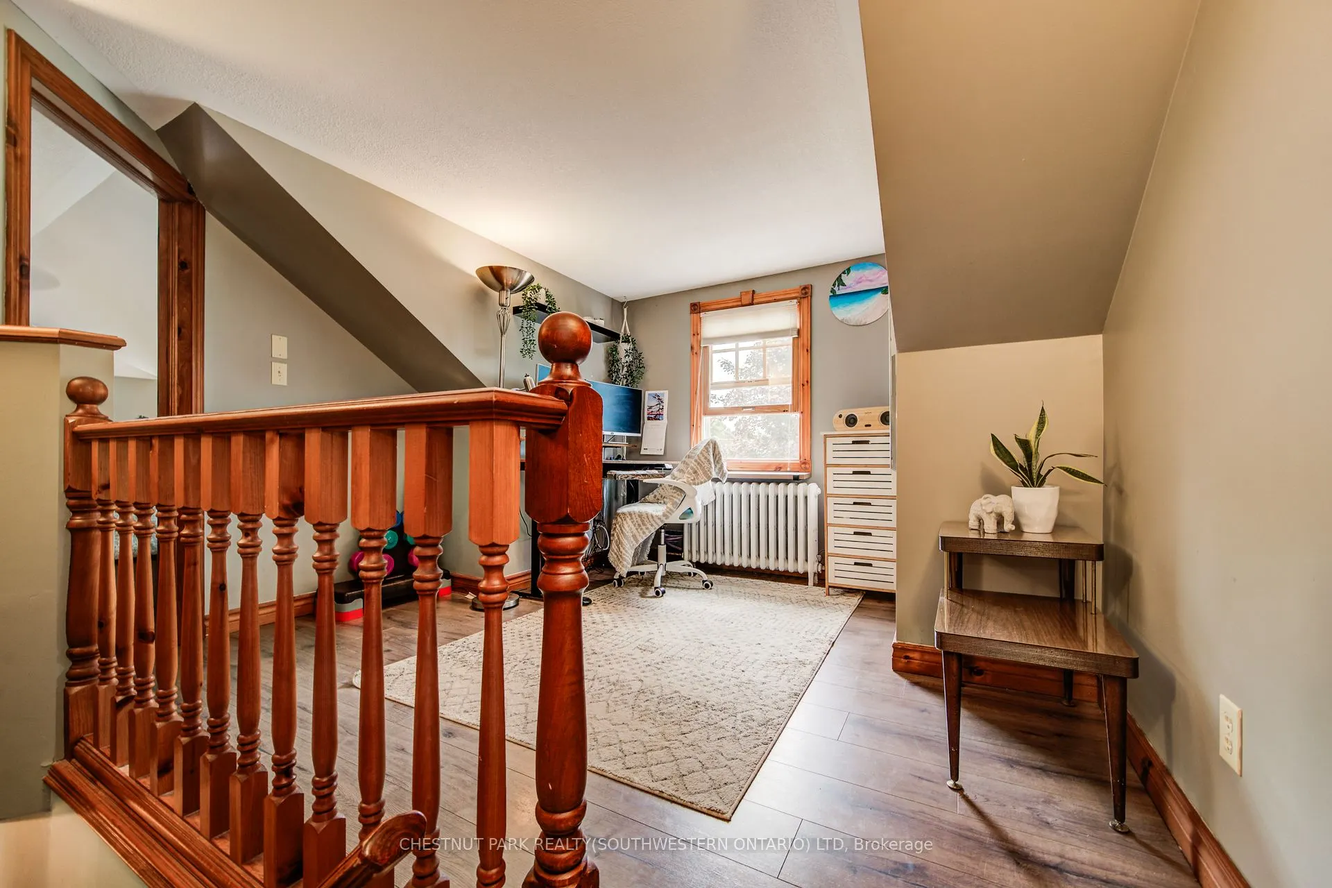 1105 Queen's Bush Road