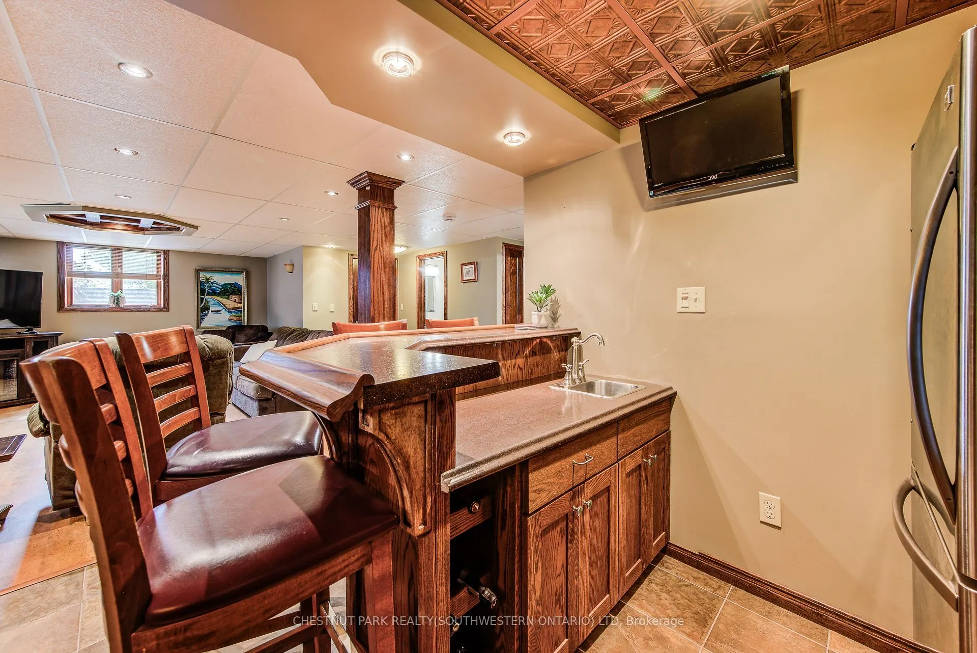 1105 Queen's Bush Road