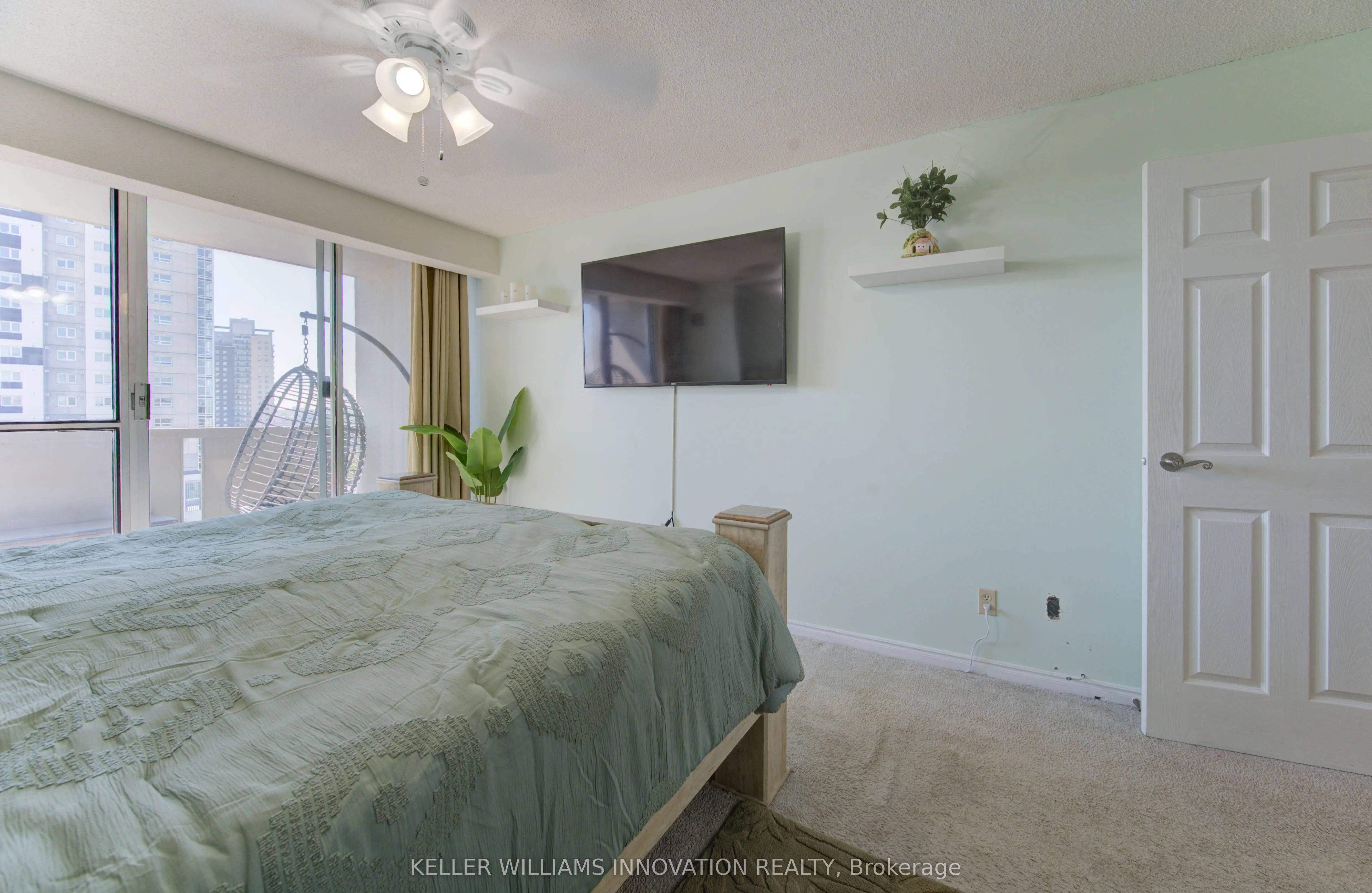 375 King Street N, #504