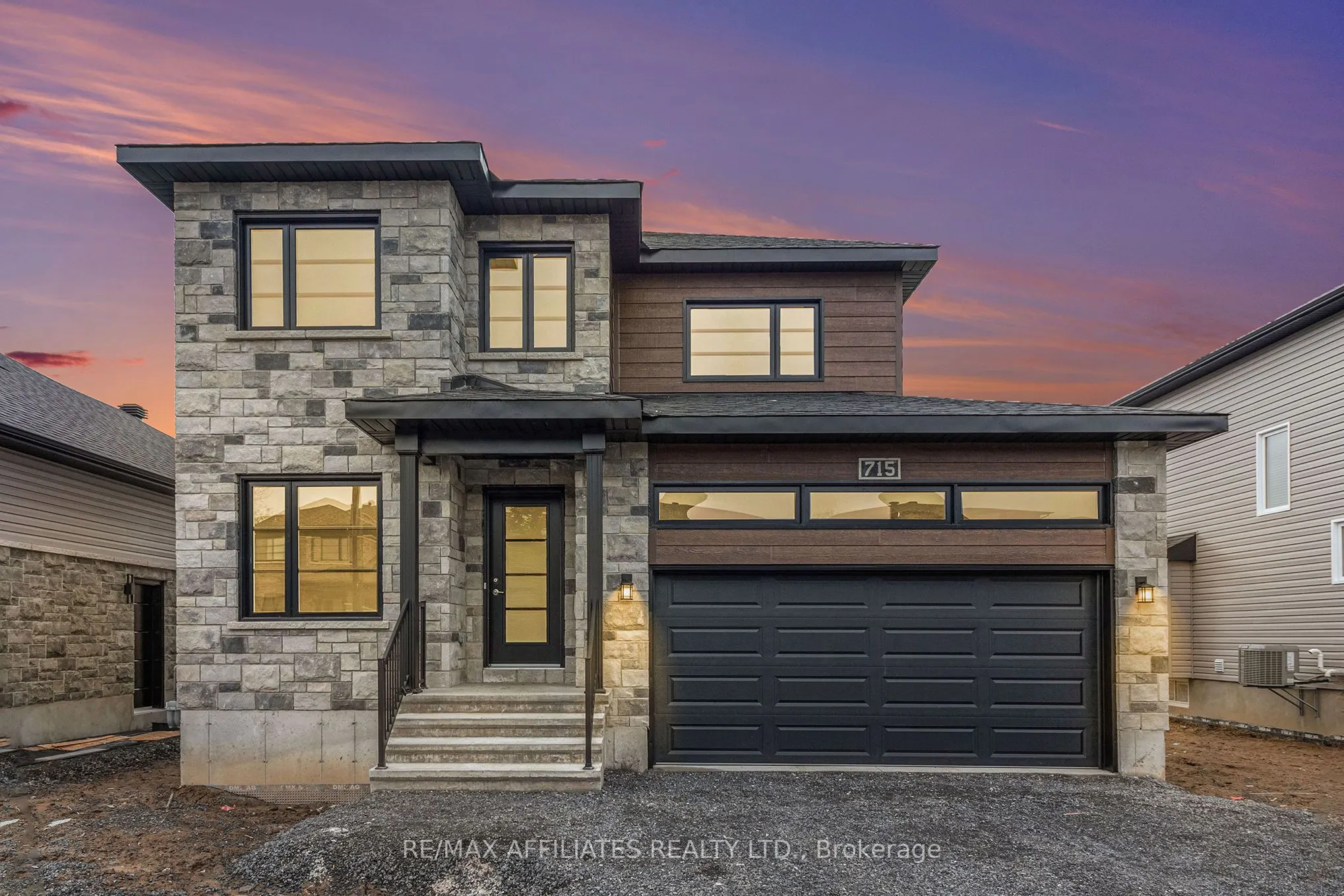 615 Geneva Crescent