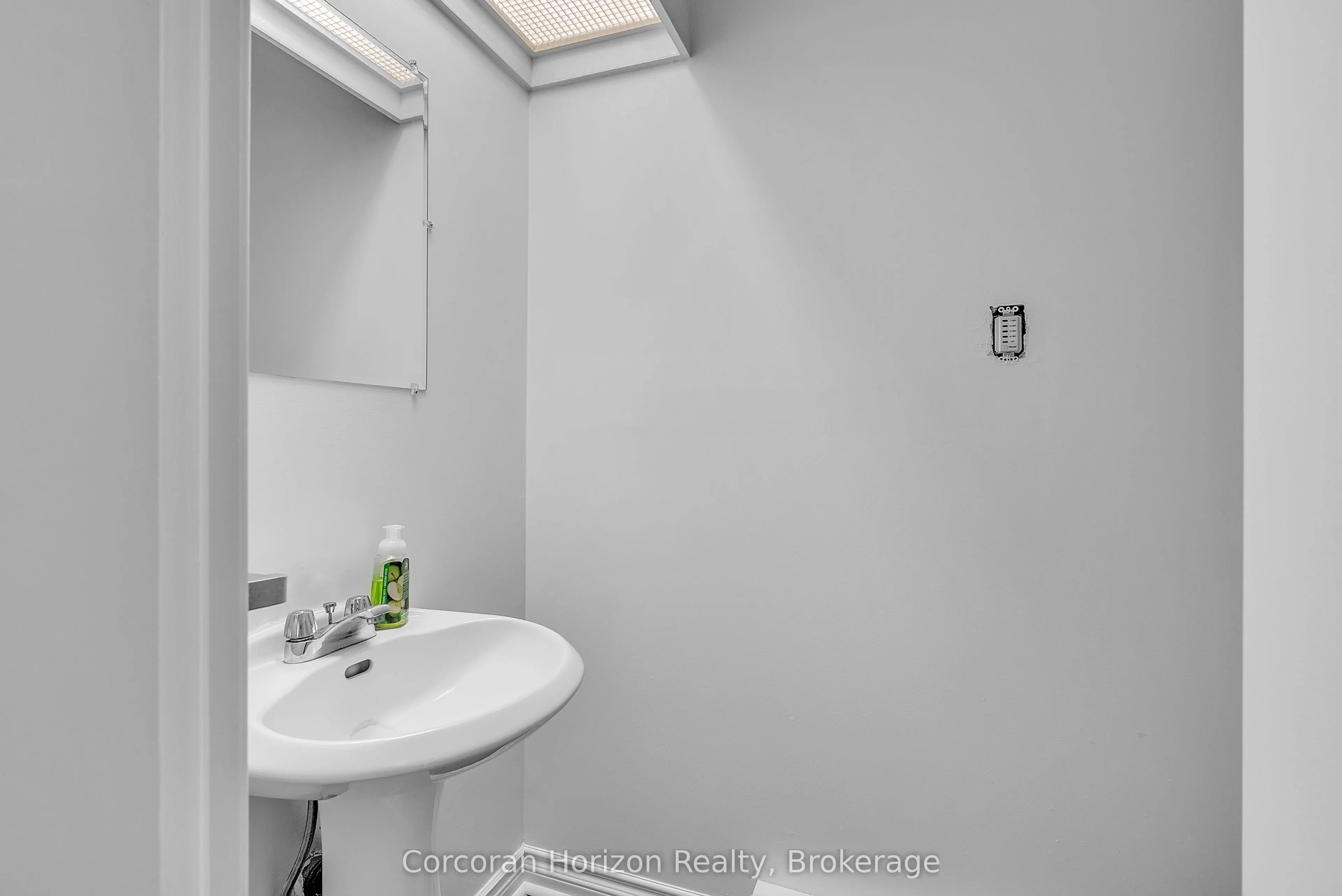 203 MacNab Street S, #1