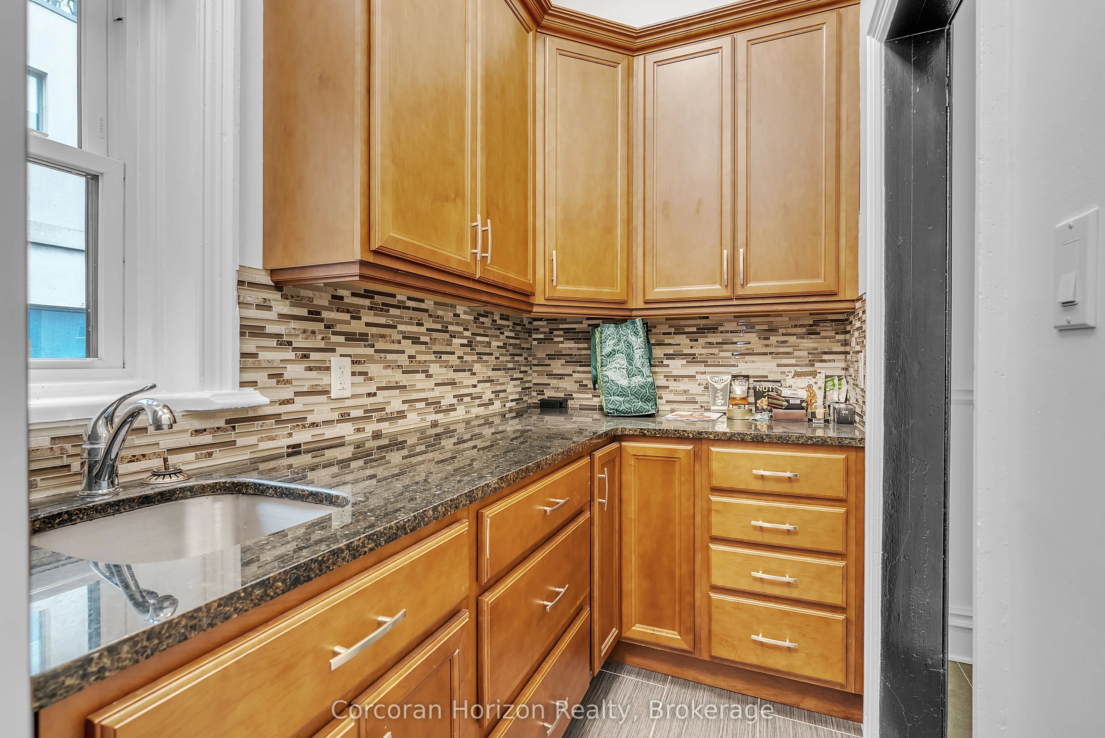 203 MacNab Street S, #1