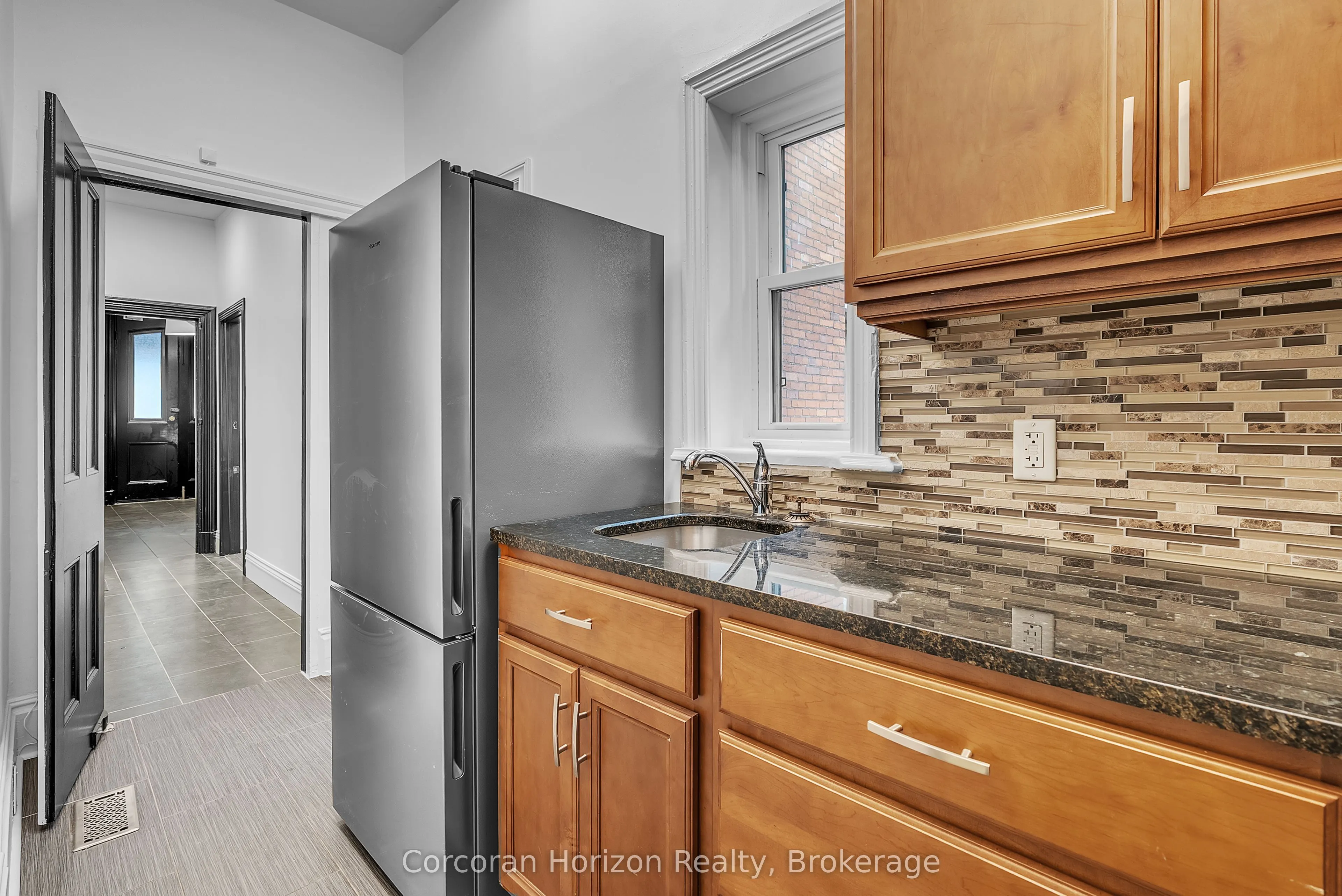 203 MacNab Street S, #1