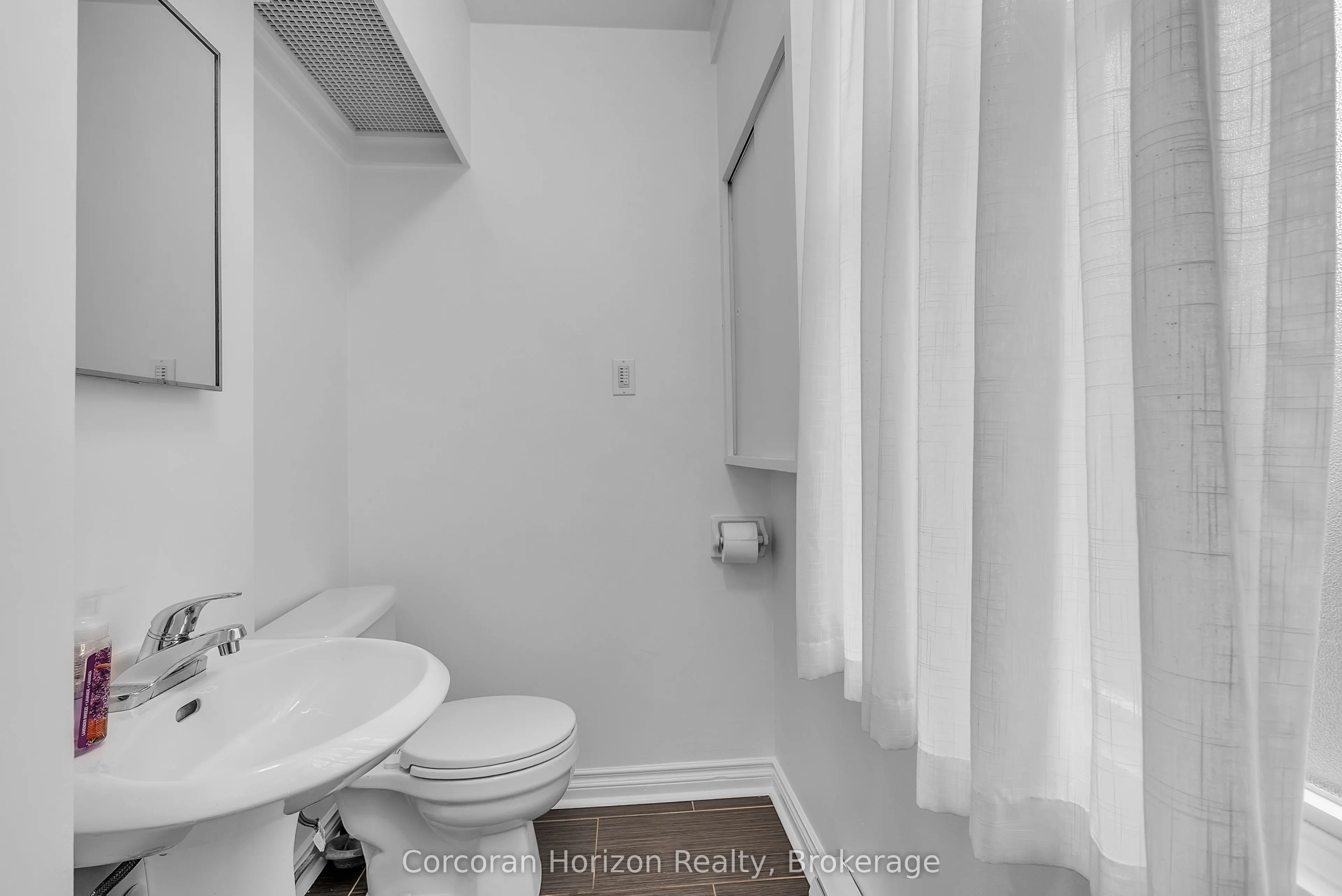 203 MacNab Street S, #1
