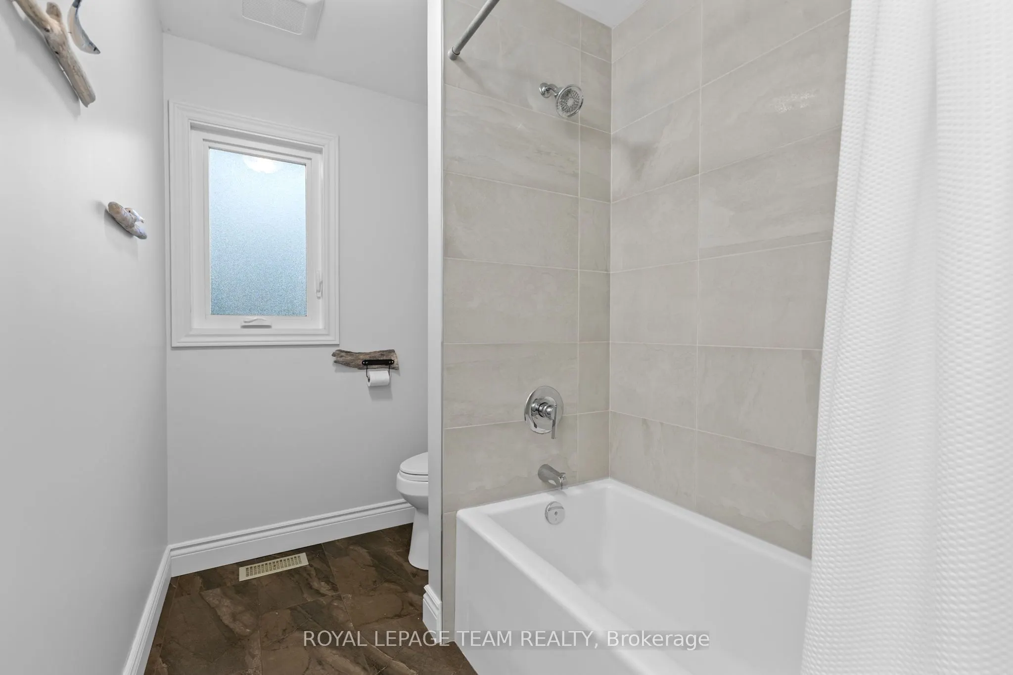 126 Constance Bay Road