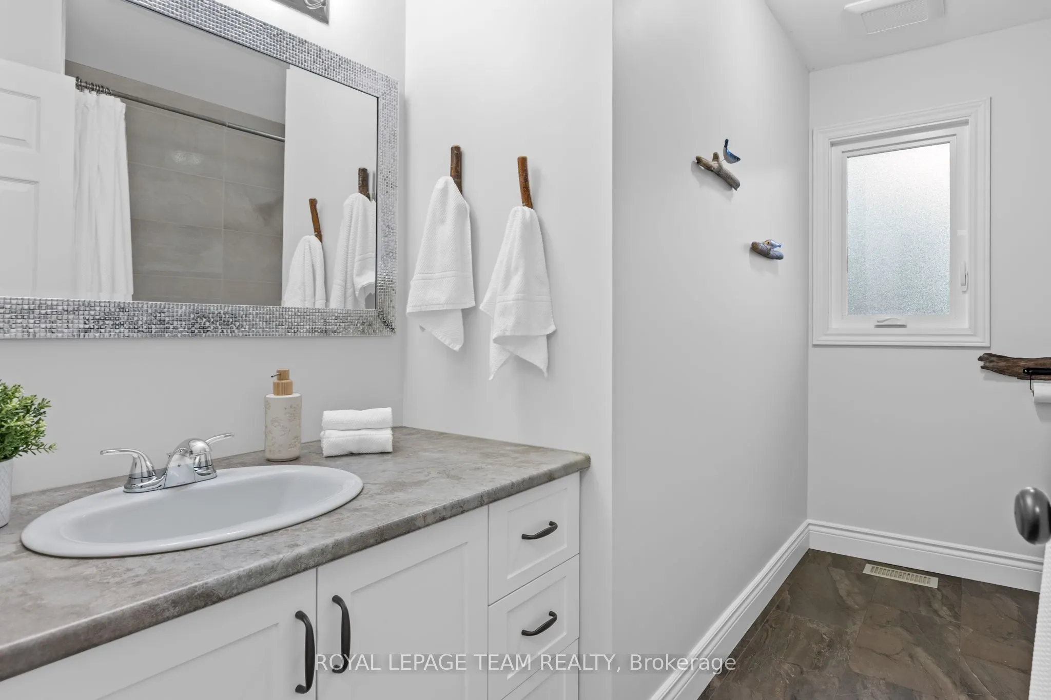 126 Constance Bay Road