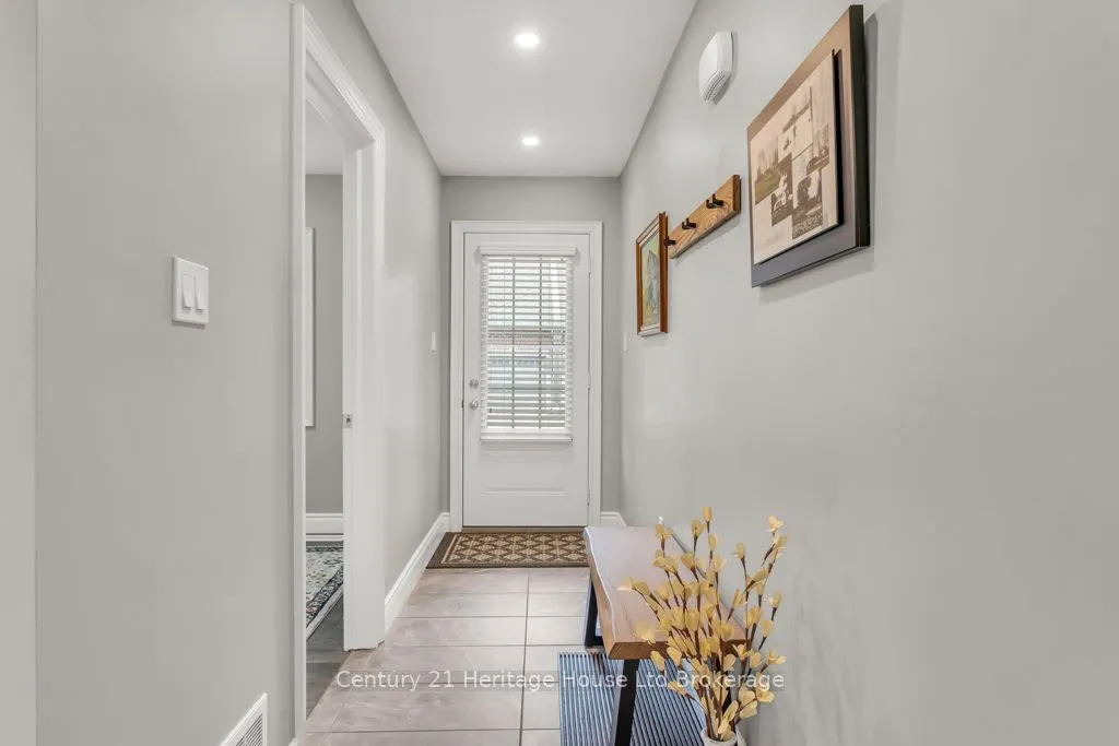 35 Chatfield Street, #3