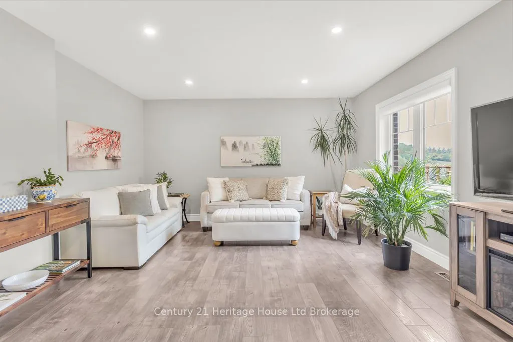 35 Chatfield Street, #3