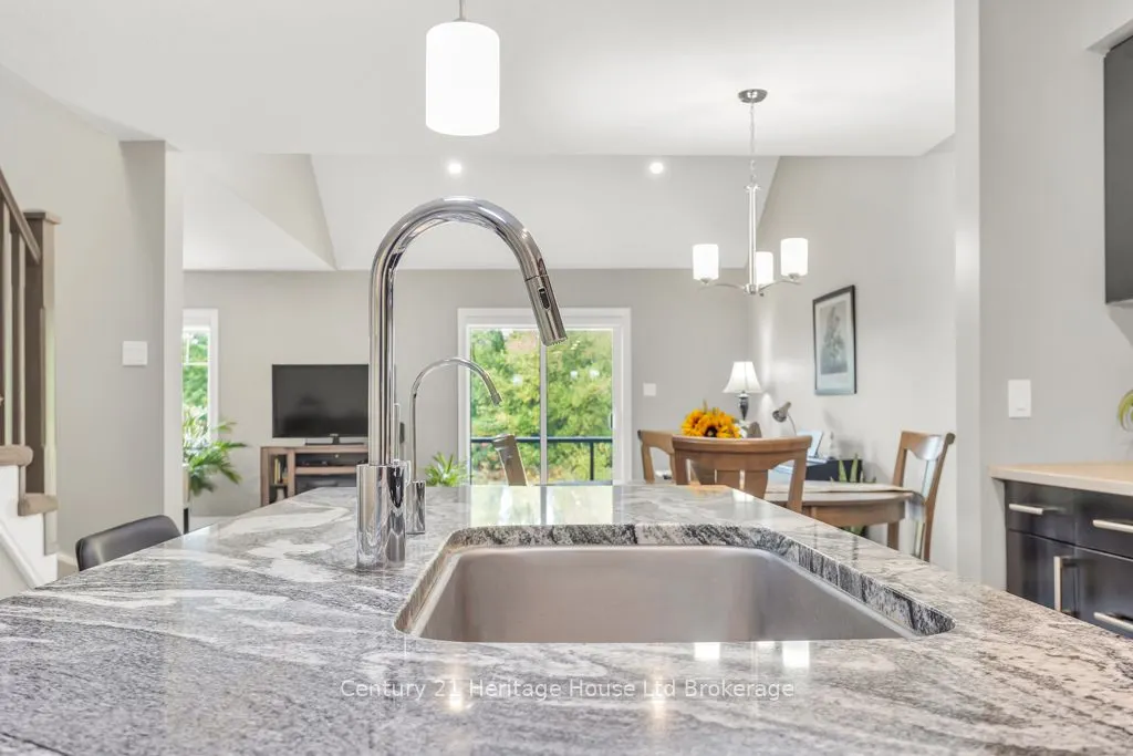 35 Chatfield Street, #3