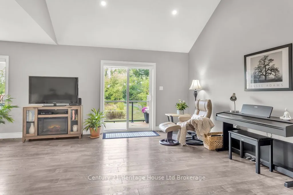 35 Chatfield Street, #3