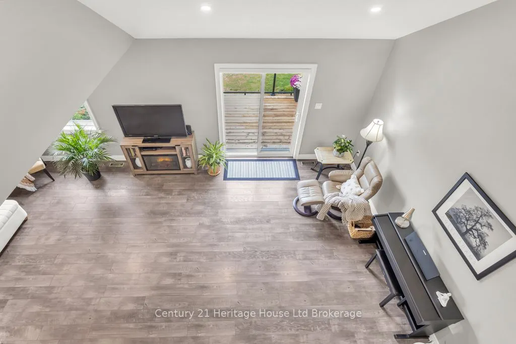 35 Chatfield Street, #3