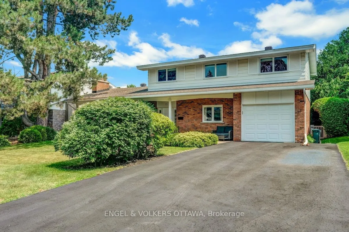 15 Dickson Street