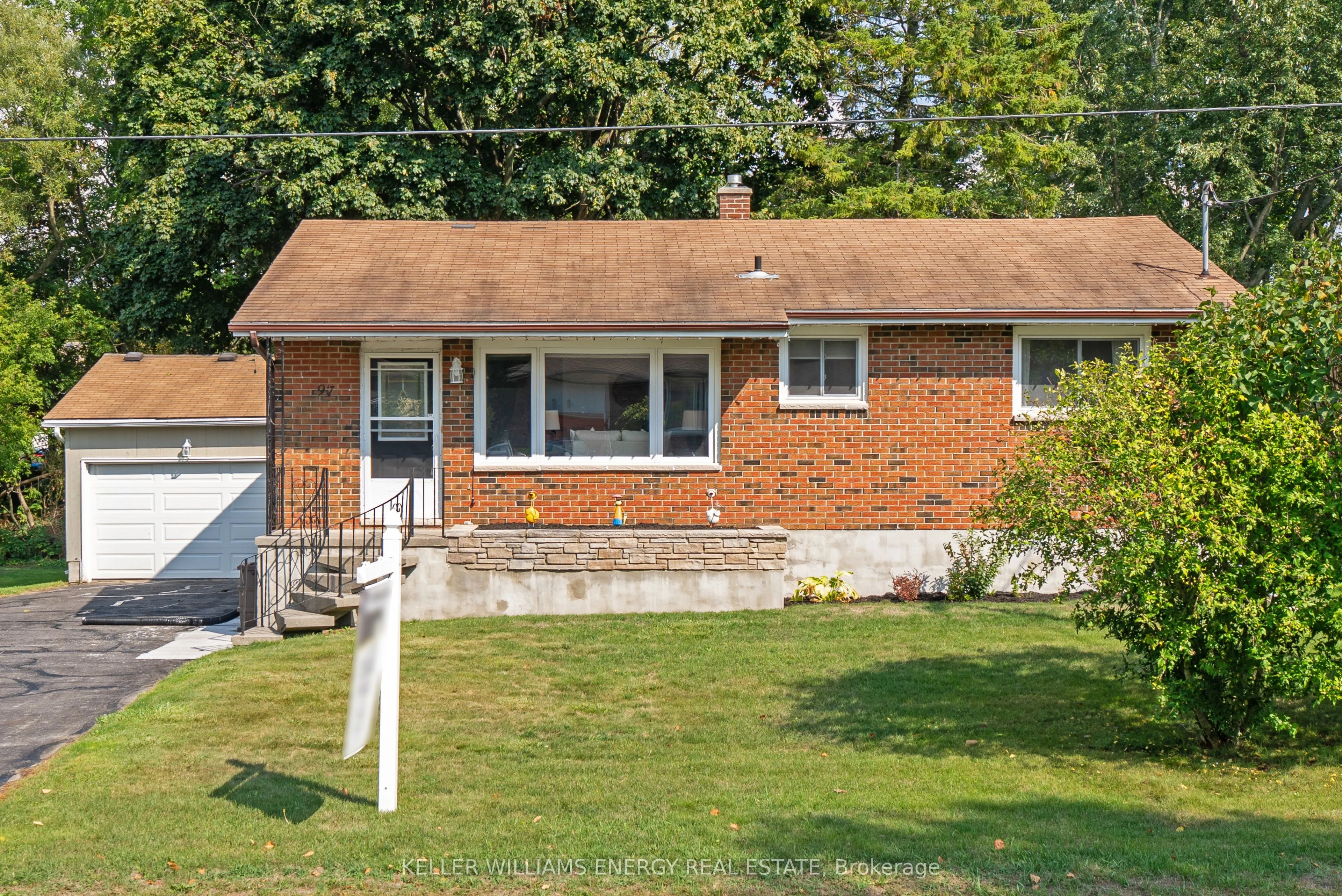 97 Division Street S