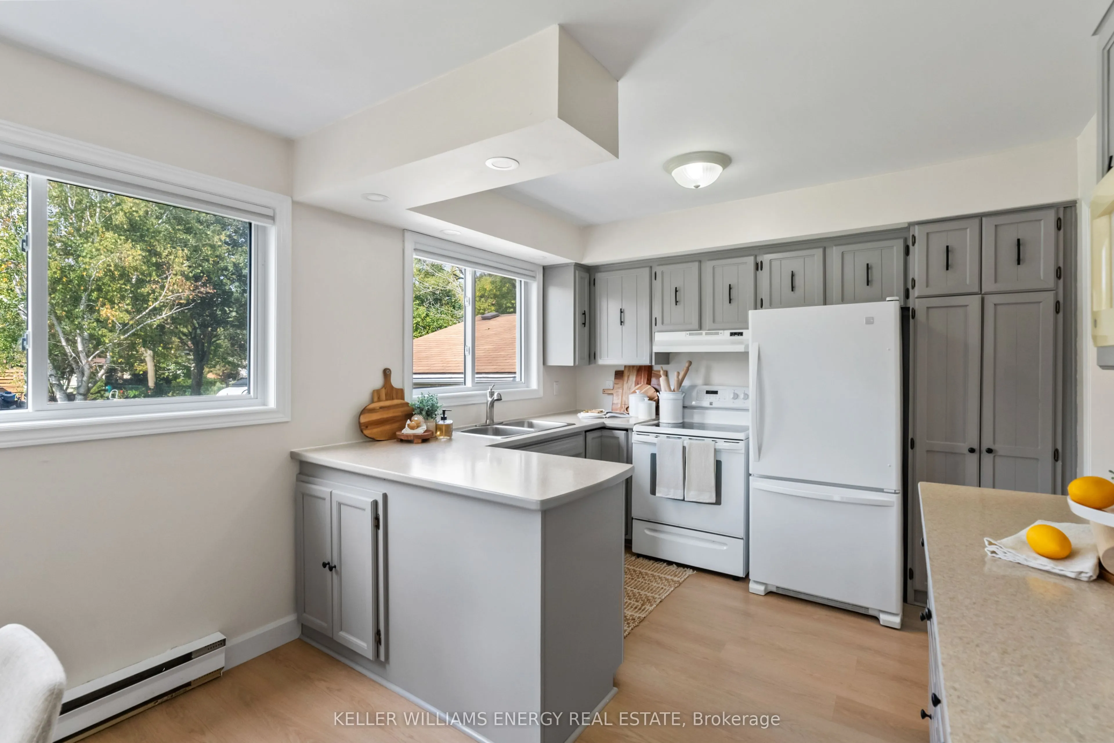 97 Division Street S